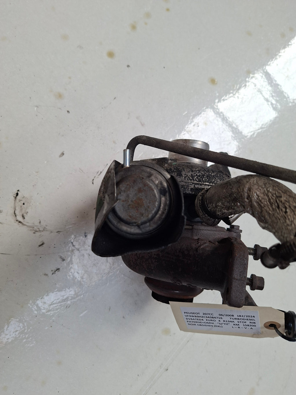 Originele turbo van een Peugeot 207 CC 1.6 HDi (OEM 0375 J6 / 0375 J8), bouwjaar 2008
