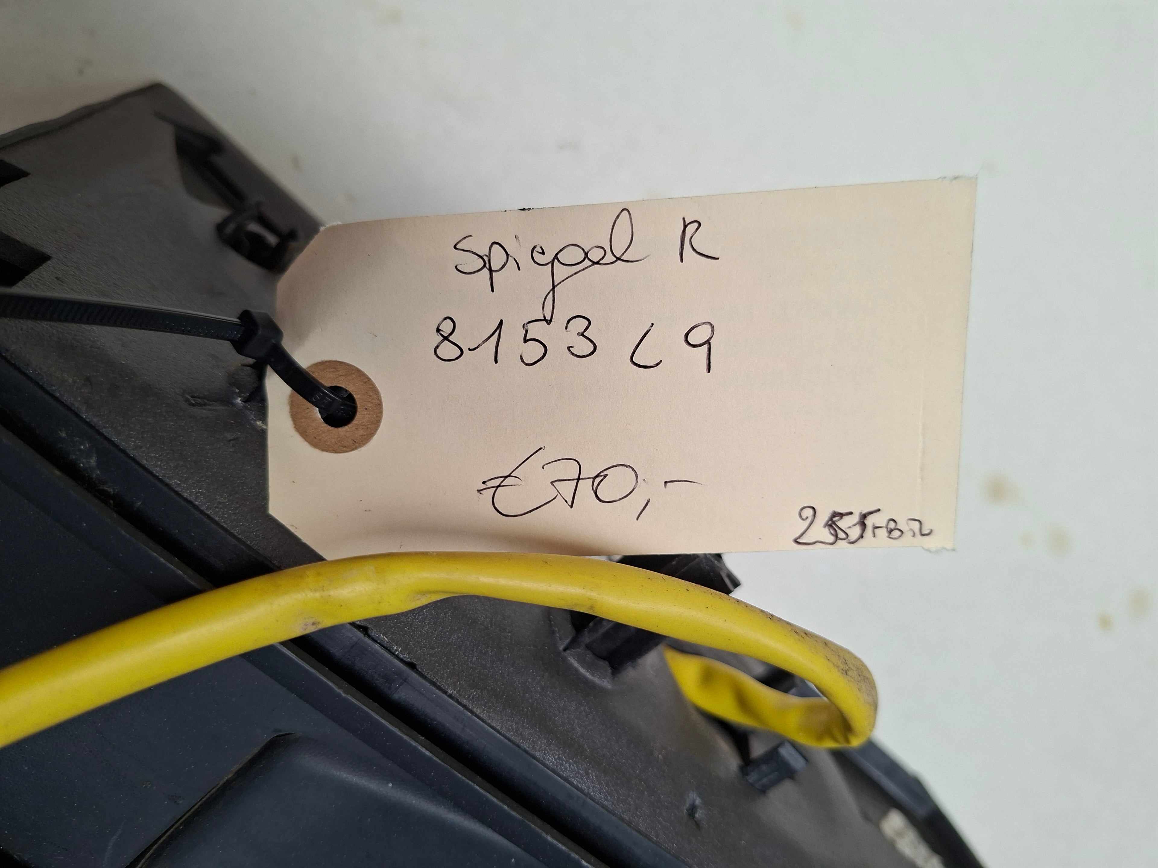 Originele buitenspiegel rechts van een Peugeot Expert G9 (OEM 8153 L9), bouwjaar 2014

