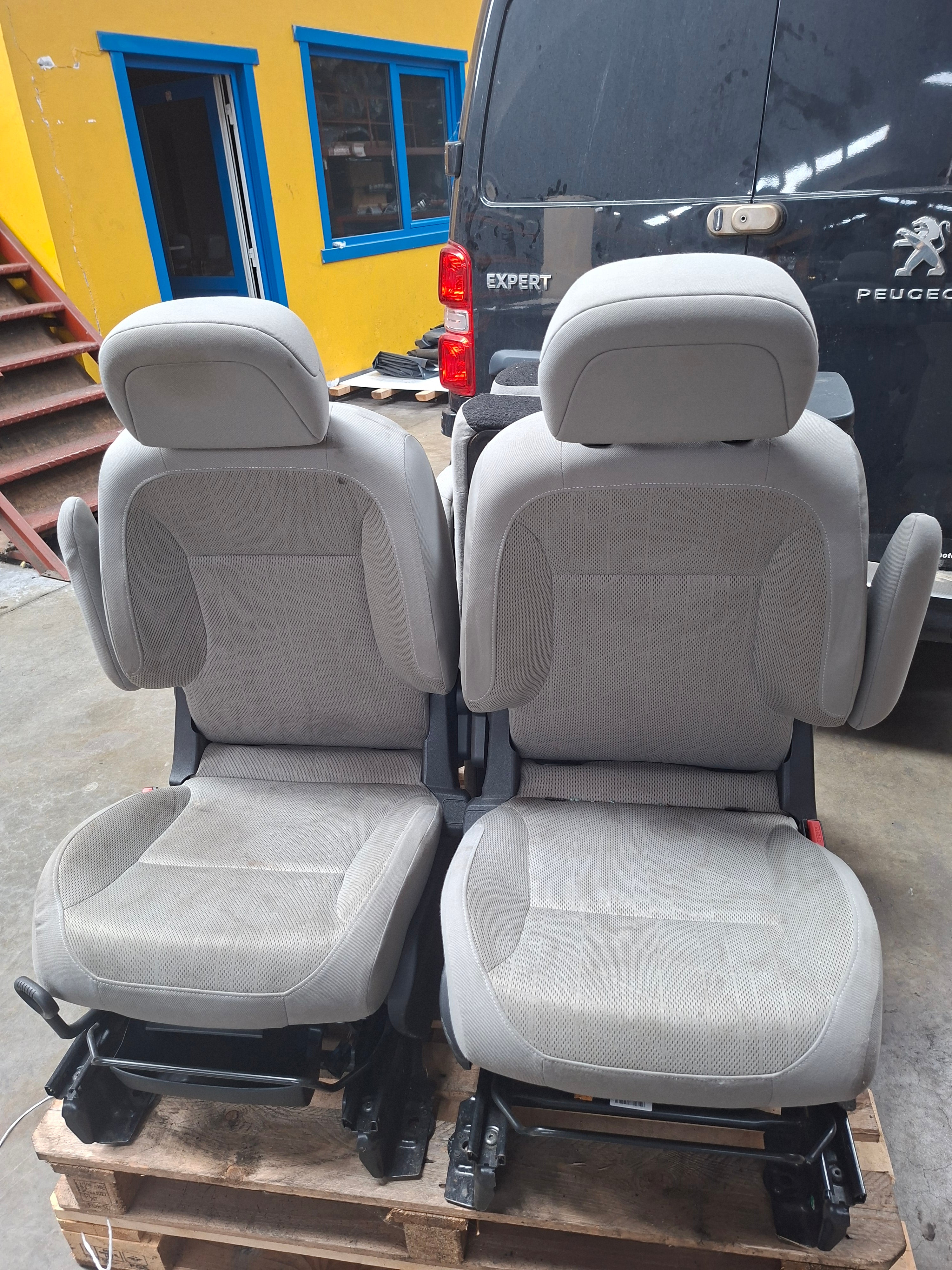 Zetelset Peugeot Partner B9 Tepee