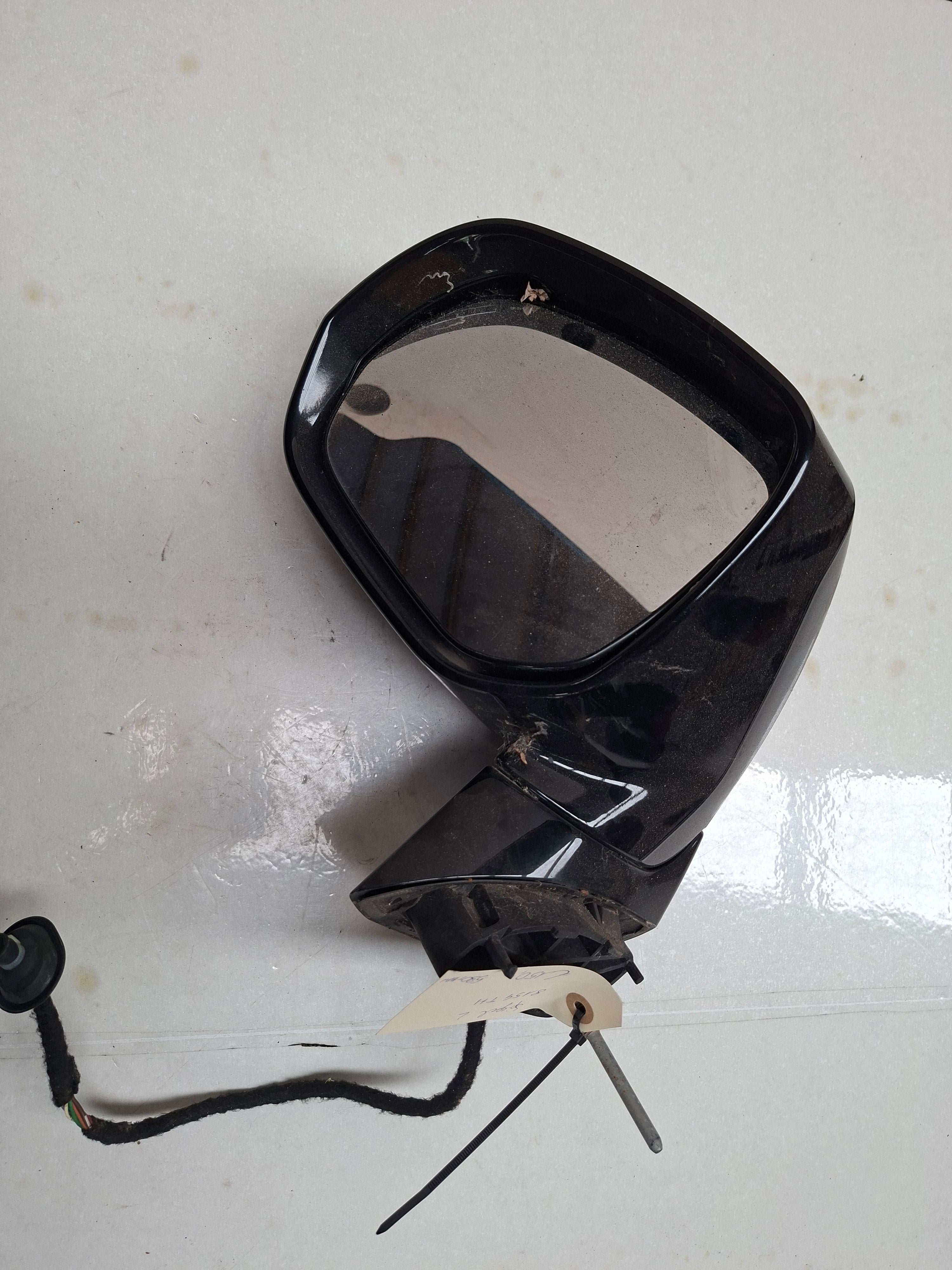 Originele buitenspiegel links van een Peugeot 3008 T84, bouwjaar 2012, kleur KTV Perla Nera Zwart
