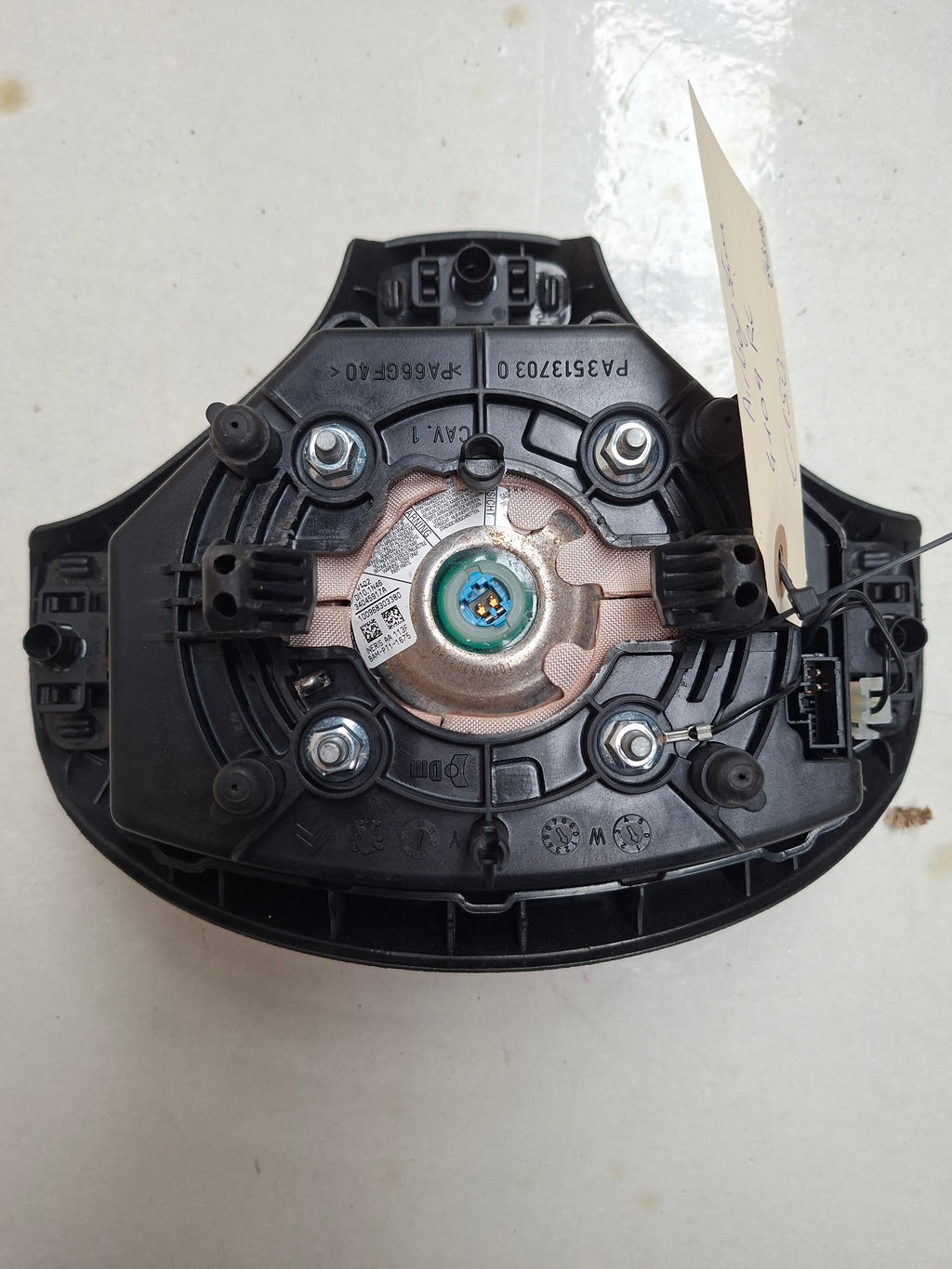 Originele stuurairbag van een Peugeot 3008 T84 (OEM 4109 RC), bouwjaar 2012