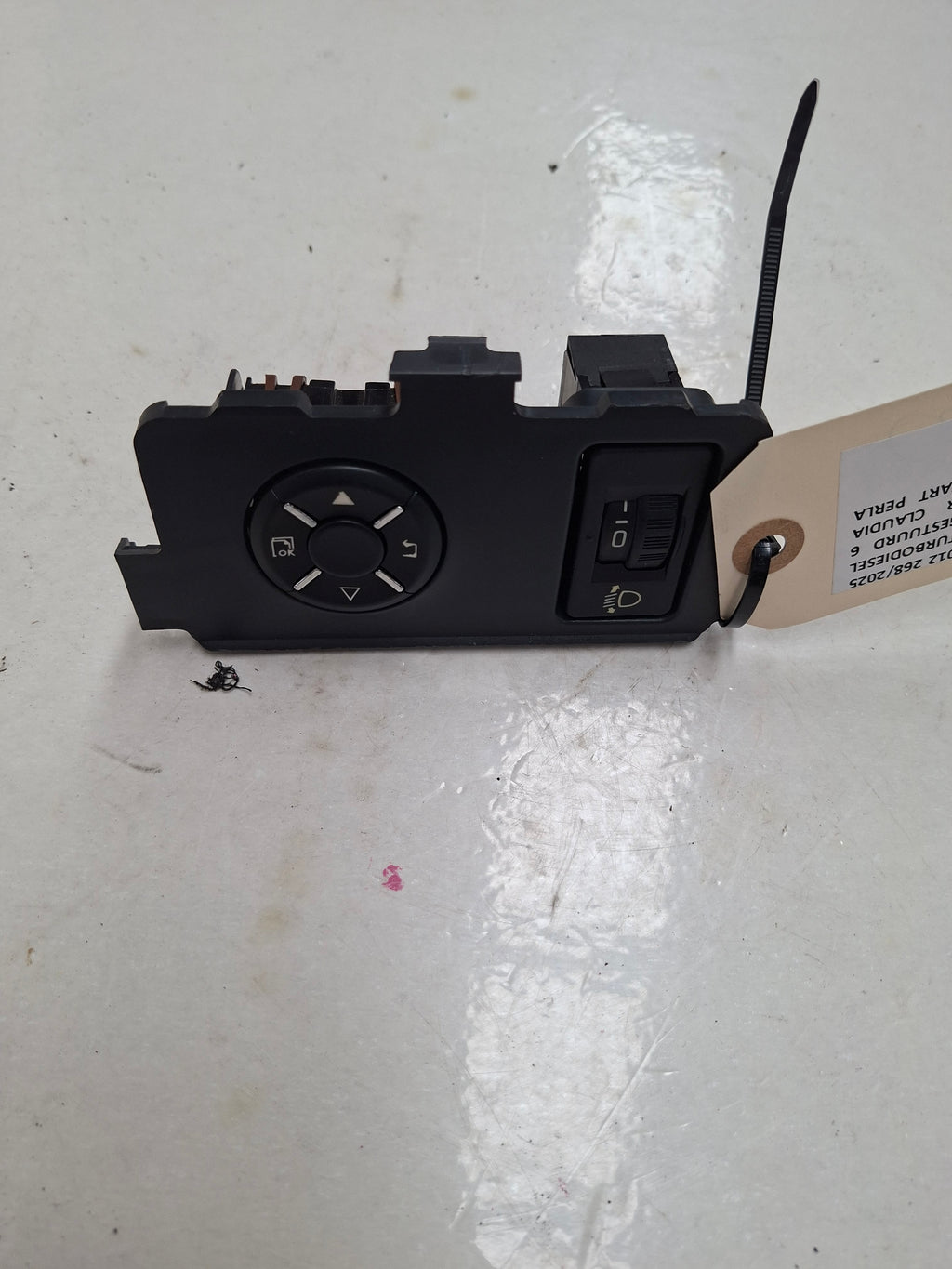 Originele lichtschakelaar dashboard van een Peugeot 3008 T84 (OEM 6554 C3), bouwjaar 2012