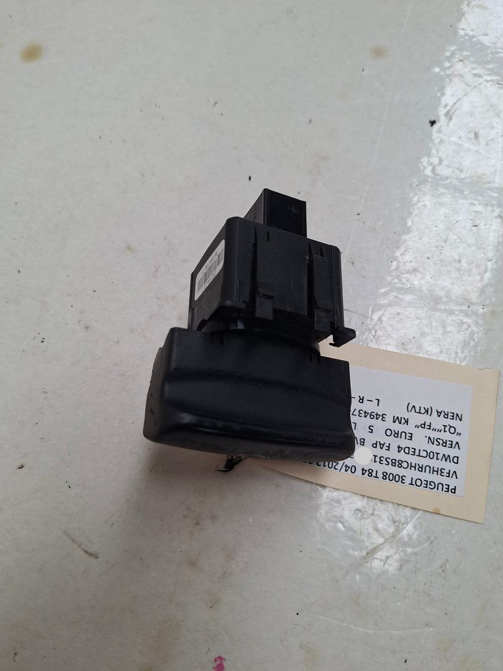 Originele handremschakelaar van een Peugeot 3008 T84 (OEM 4707 06), bouwjaar 2012