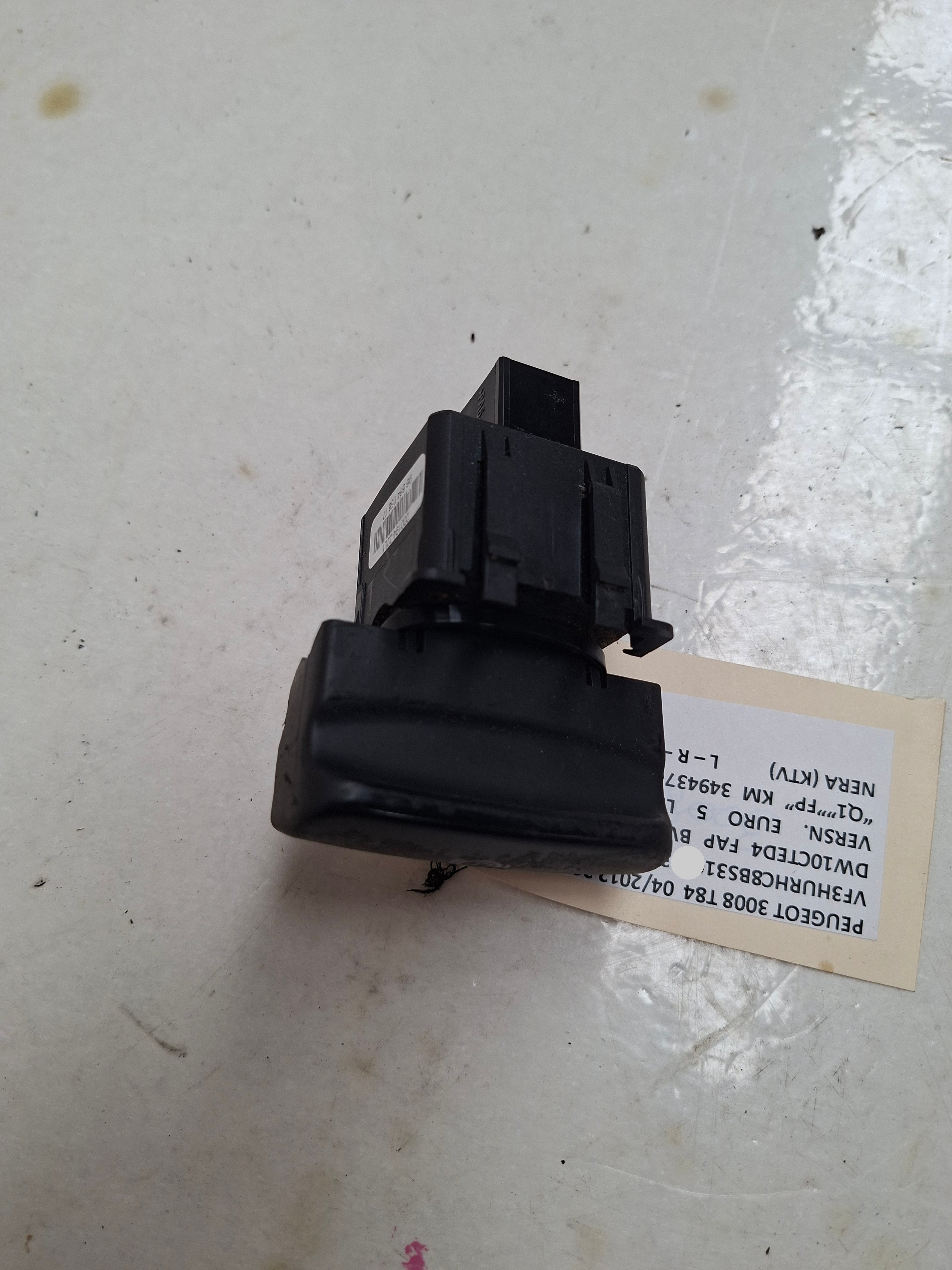 Originele handremschakelaar van een Peugeot 3008 T84 (OEM 4707 06), bouwjaar 2012