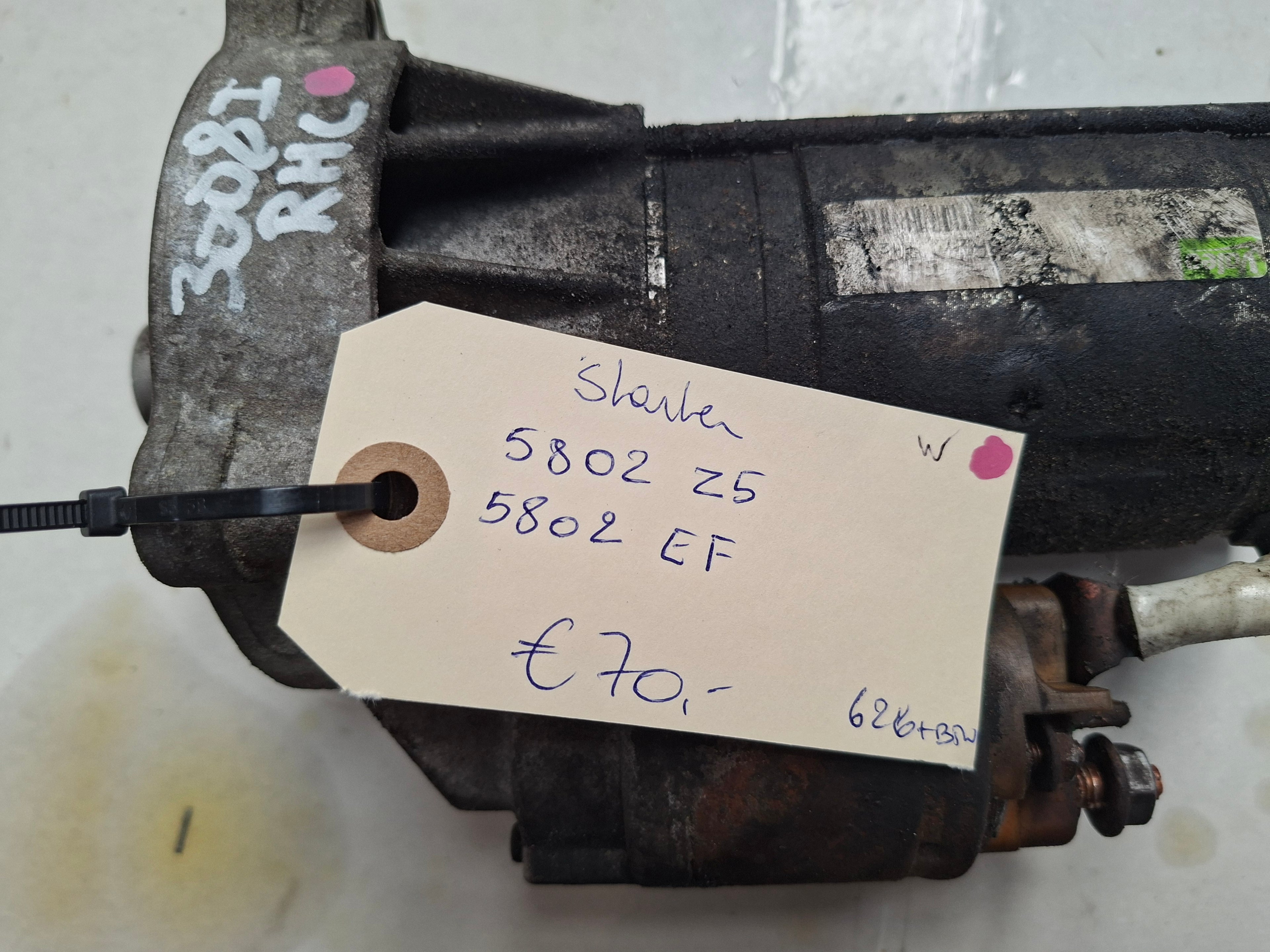 Originele startmotor van een Peugeot 3008 T84 (OEM 5802 Z5 / 5802 EF), bouwjaar 2012
