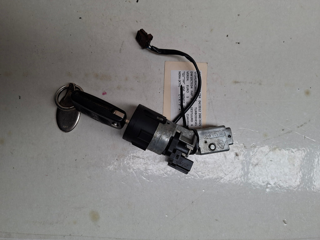 Origineel contactslot van een Peugeot 3008 T84 (OEM 96 763 375 80), bouwjaar 2012