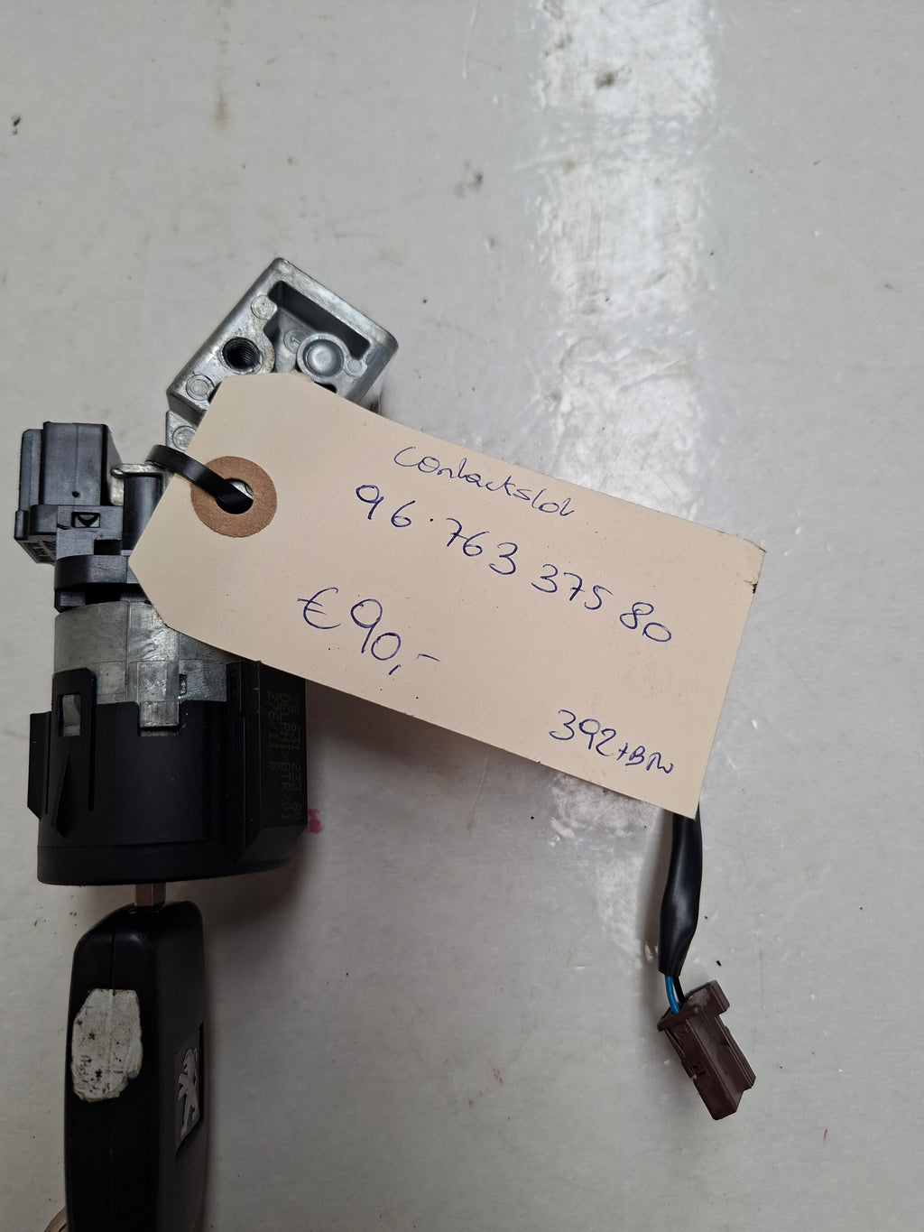 Origineel contactslot van een Peugeot 3008 T84 (OEM 96 763 375 80), bouwjaar 2012