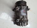 Originele aircocompressor van een Peugeot 3008 T84 (OEM 6453 ZS / 6453 ZT / 16 318 968 80 / 98 258 691 80), bouwjaar 2012