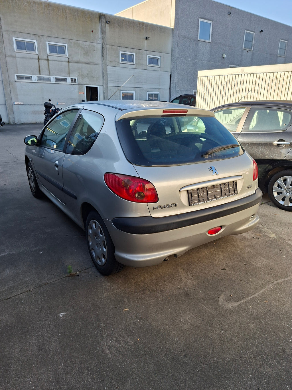 PEUGEOT 206 LICHT GRIJS