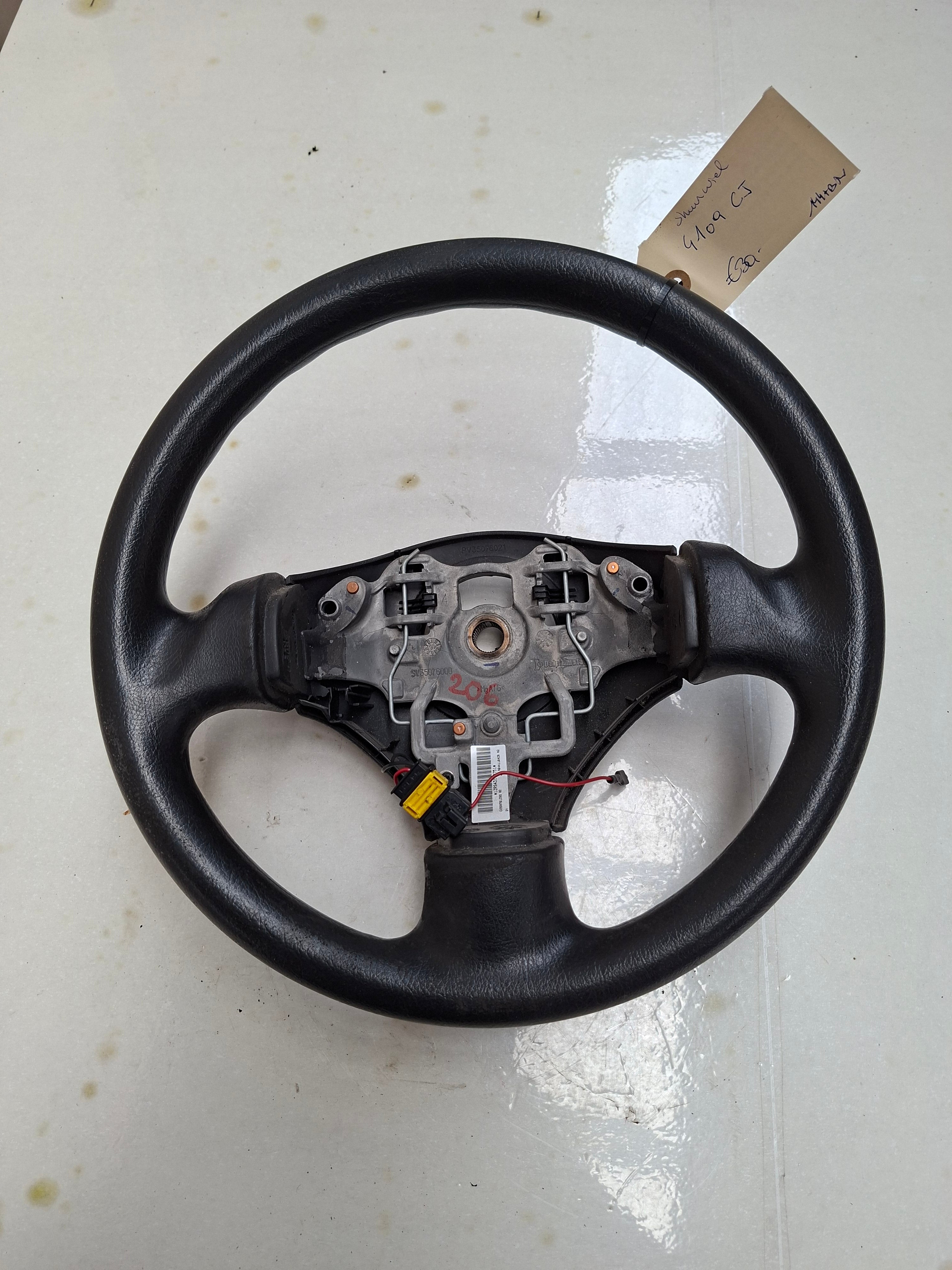 Origineel stuurwiel van een Peugeot 206 (OEM 4109 CJ), bouwjaar 2005