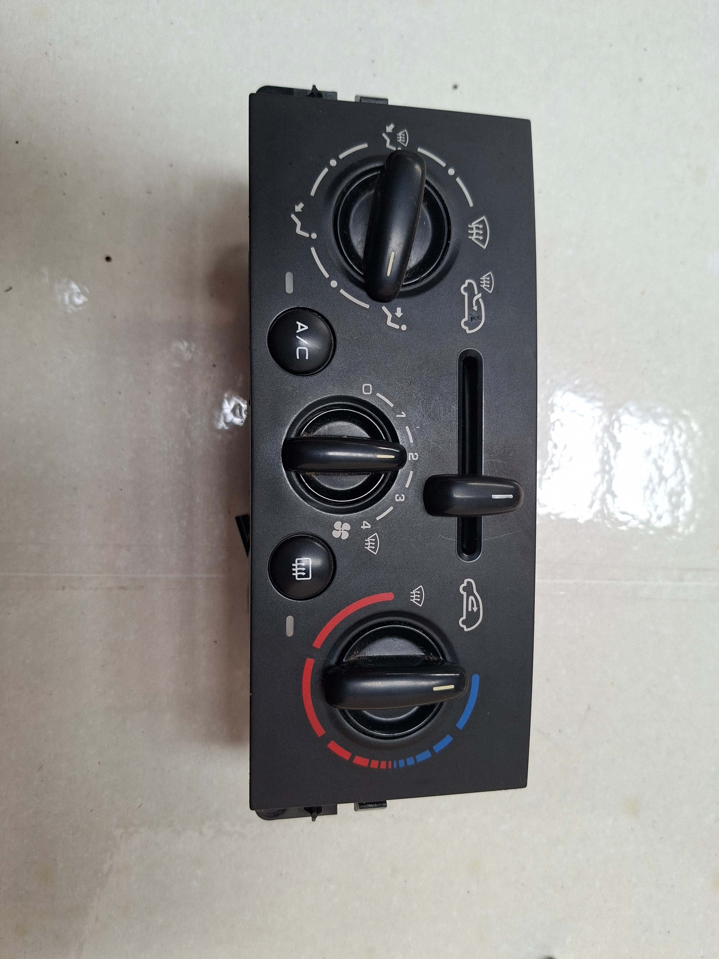 Bedieningspaneel manueel airco / verwarming Peugeot 207