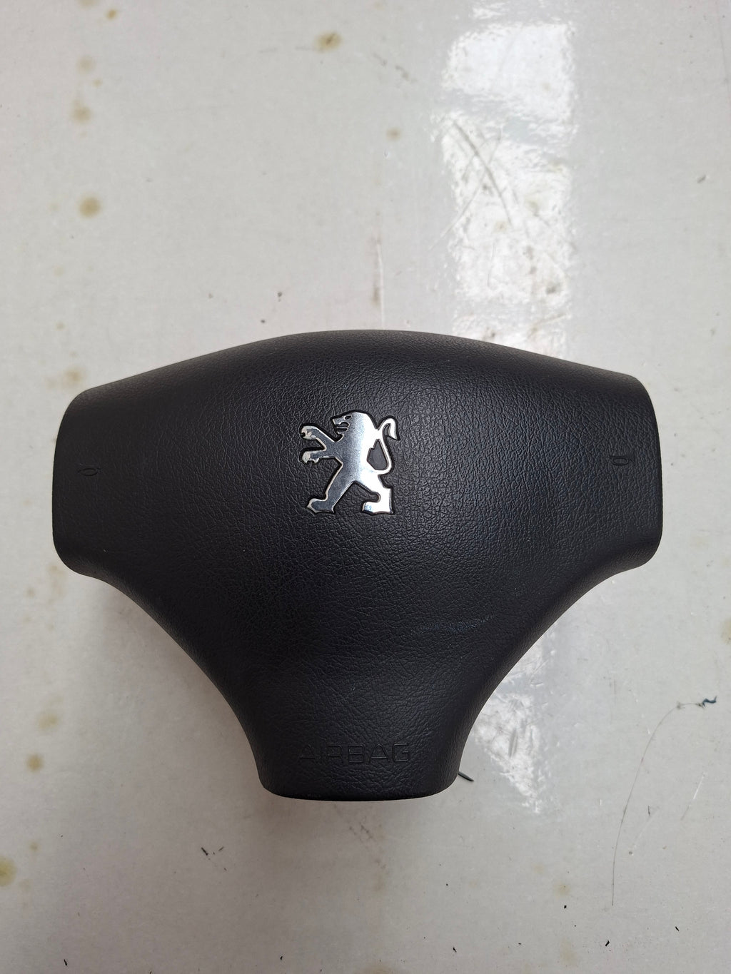 Originele stuurairbag van een Peugeot 206 (OEM 4112 FW), bouwjaar 2004