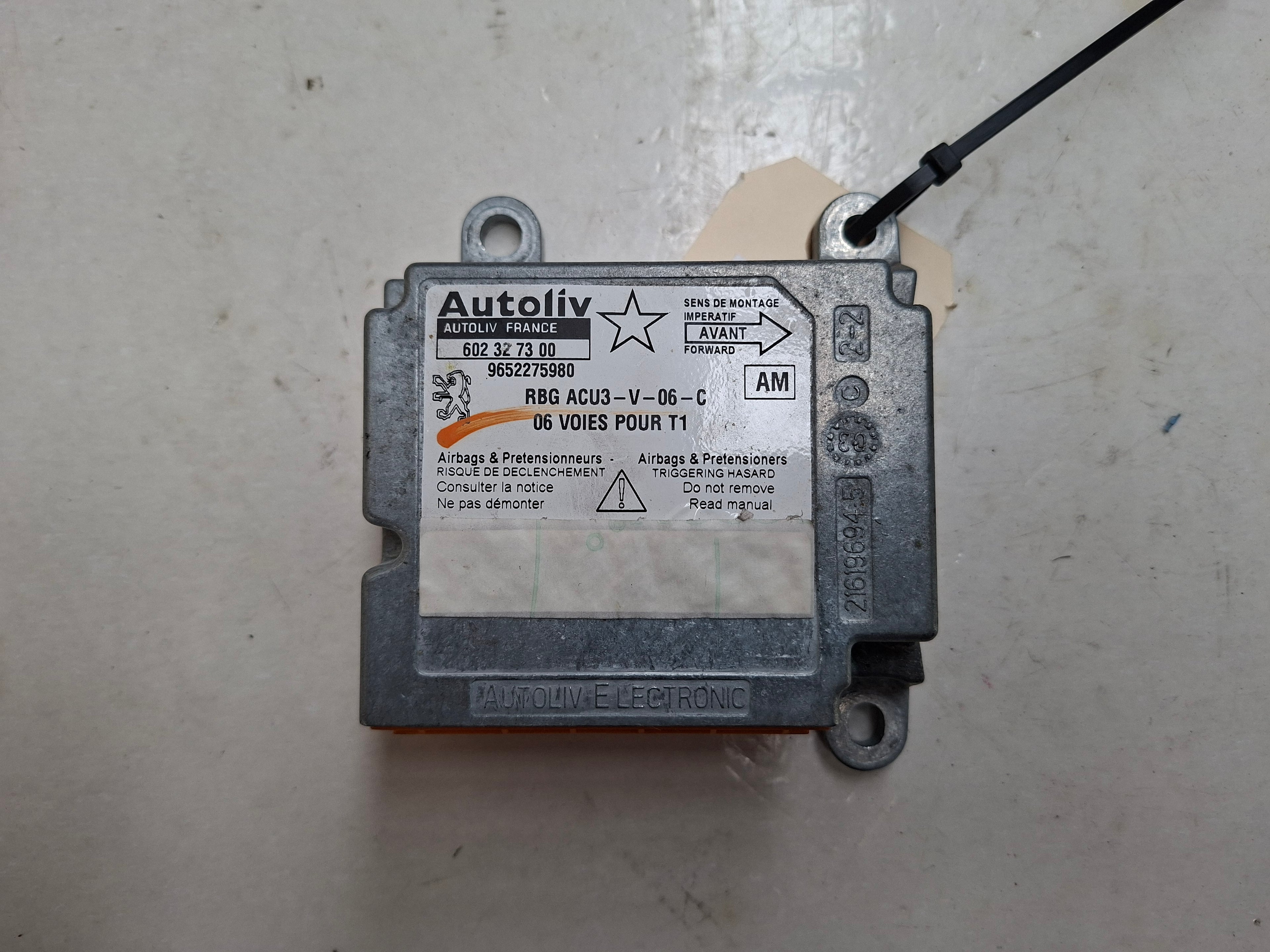 Originele airbagmodule van een Peugeot 206 (OEM 6545 GT / 6545 GV), bouwjaar 2004
