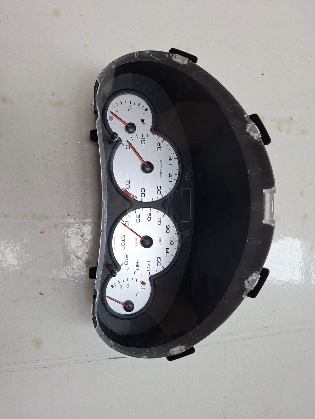 Originele kilometerteller van een Peugeot 206 (OEM 6106 LL / 6106 LN), bouwjaar 2004