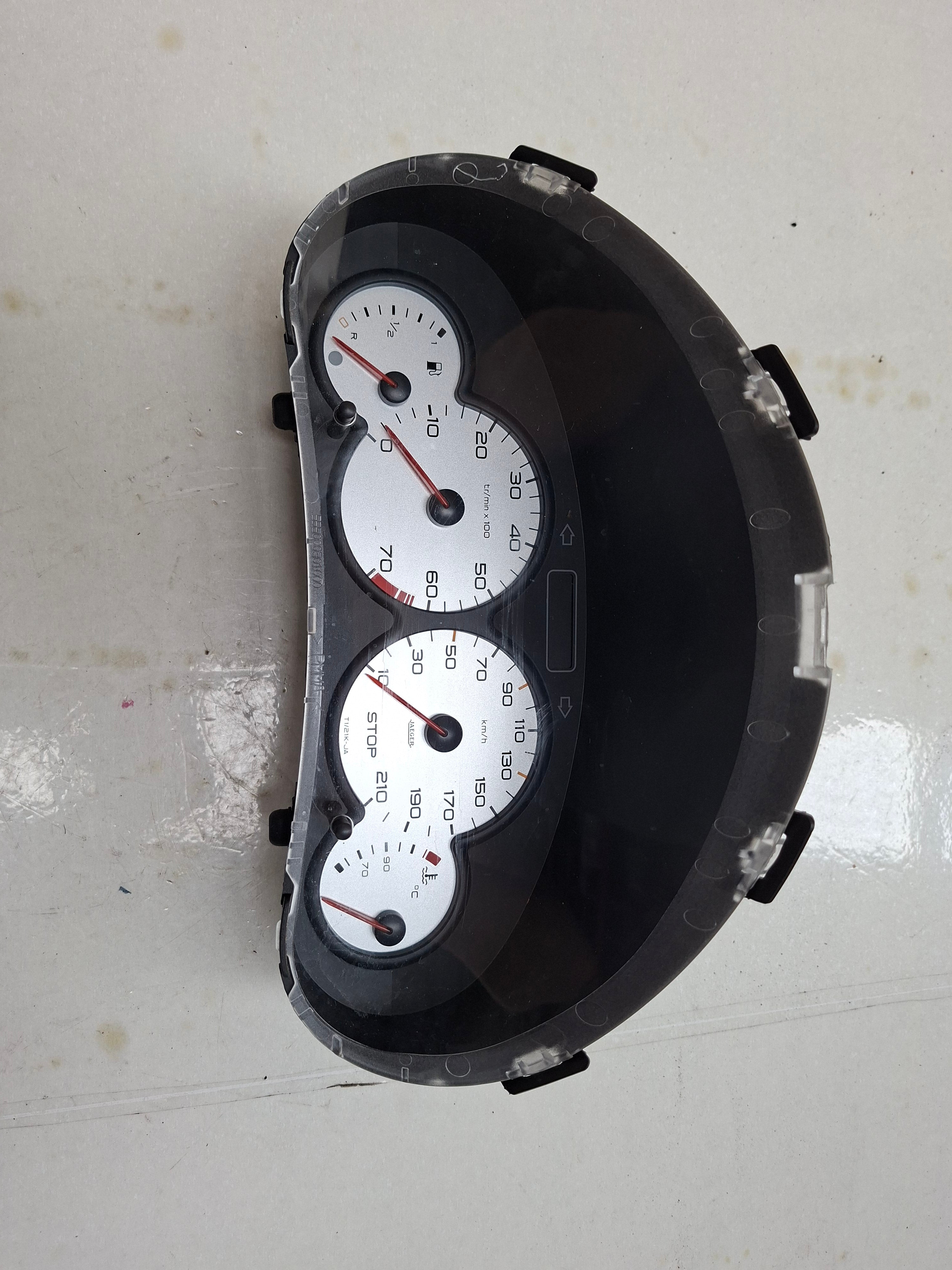 Originele kilometerteller van een Peugeot 206 (OEM 6106 LL / 6106 LN), bouwjaar 2004