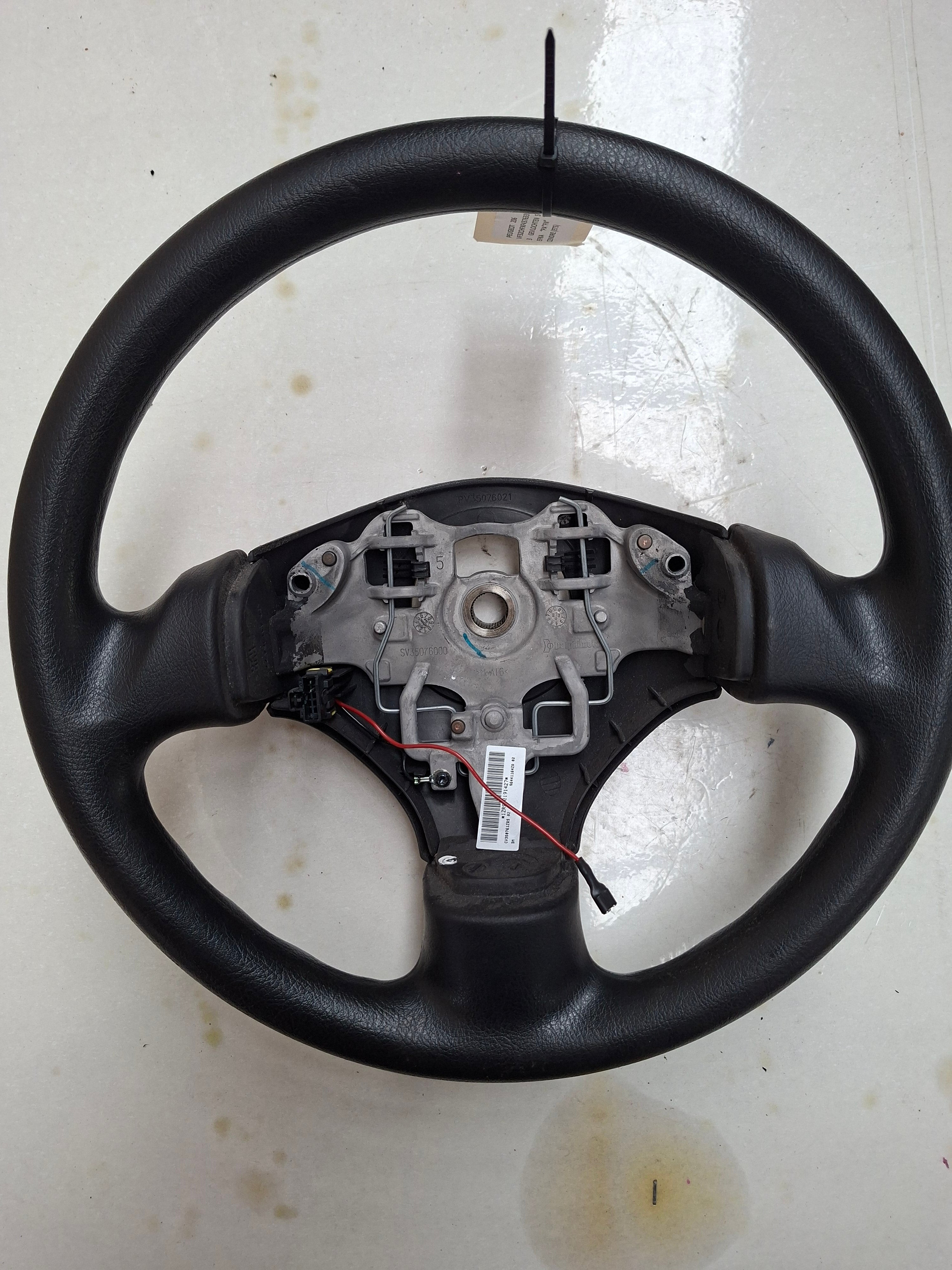 Origineel stuurwiel van een Peugeot 206 (OEM 4109 CJ), bouwjaar 2004