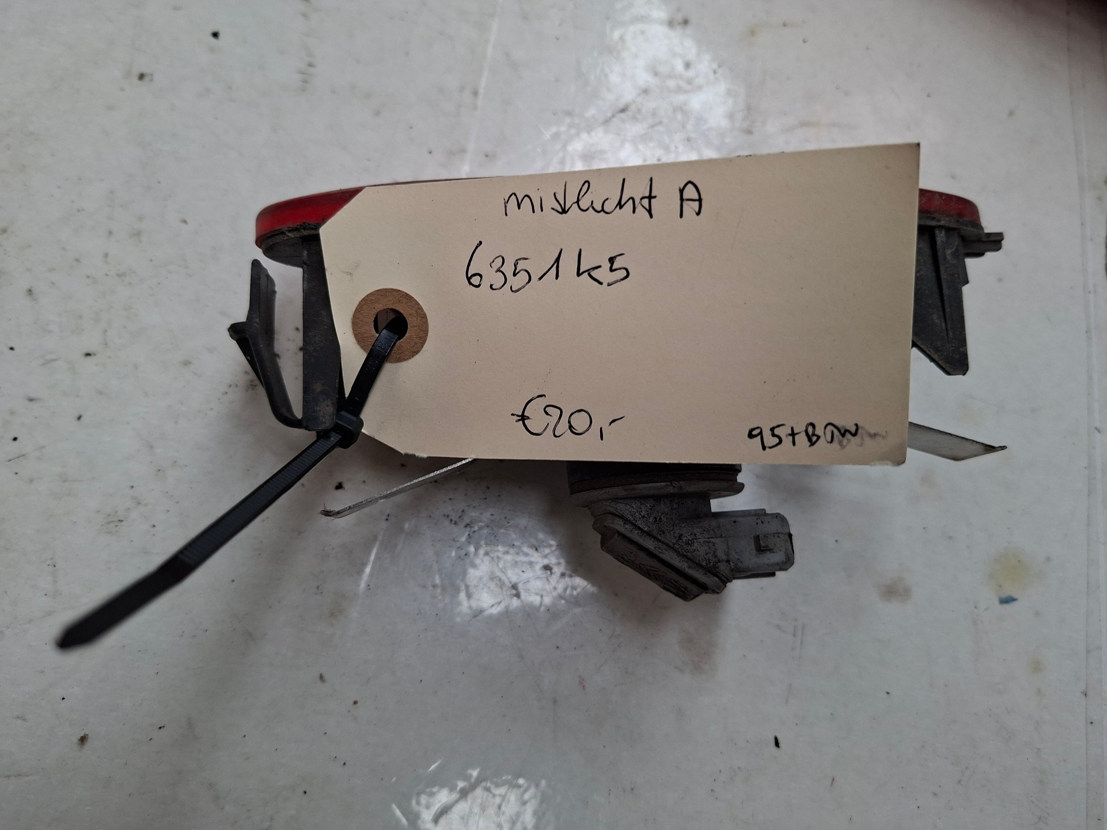 Origineel mistlicht achter van een Peugeot 206 (OEM 6351 K5), bouwjaar 2004