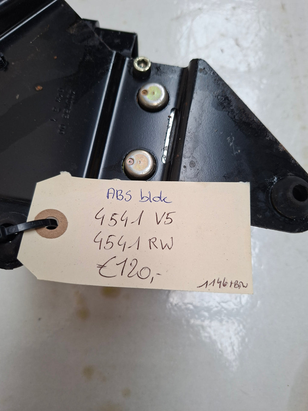 Origineel ABS-blok van een Peugeot 206 (OEM 4541 V5 / 4541 RW), bouwjaar 2004