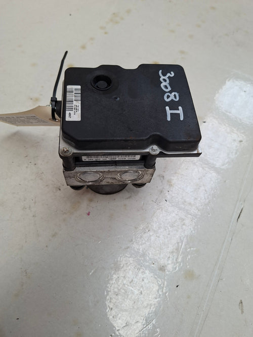 Origineel ABS-blok van een Peugeot 3008 T84 (OEM 16 121 450 80 / 16 809 219 80), bouwjaar 2015