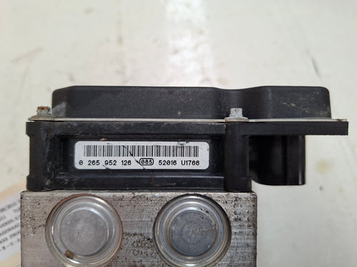 Origineel ABS-blok van een Peugeot 3008 T84 (OEM 16 121 450 80 / 16 809 219 80), bouwjaar 2015