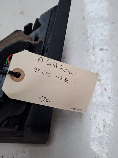 Origineel achterlicht links kofferklep van een Peugeot 3008 T84 (OEM 98 055 113 80), bouwjaar 2015