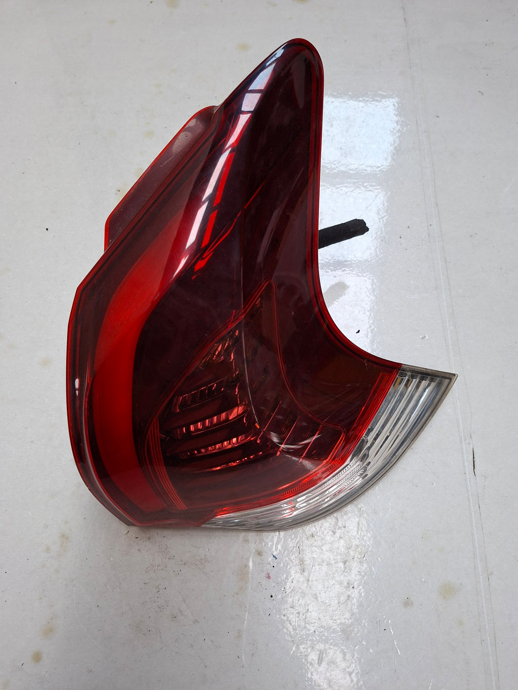 Origineel achterlicht rechts carrosserie van een Peugeot 3008 T84 (OEM 98 055 104 80), bouwjaar 2015