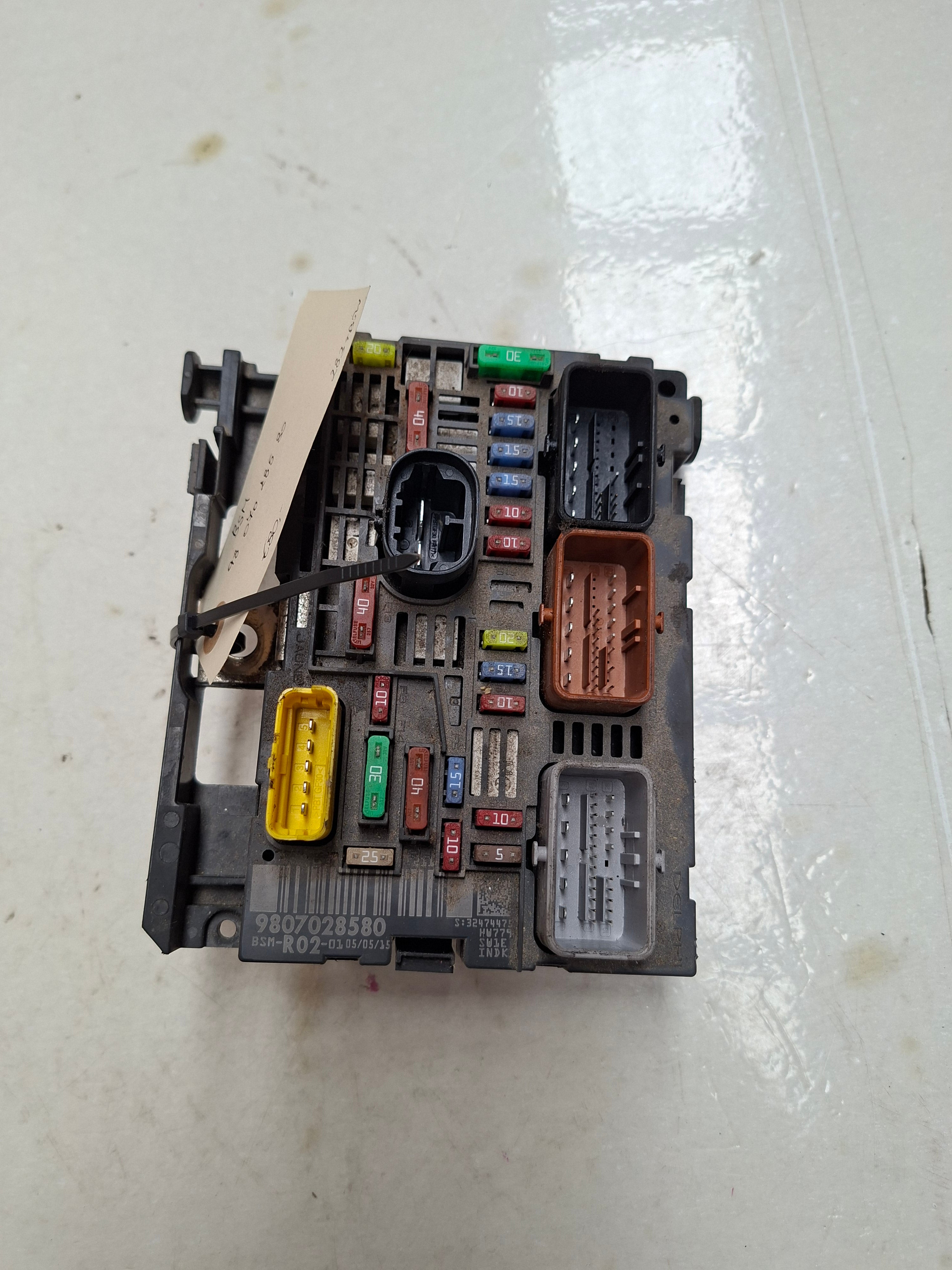 Originele BSM-module van een Peugeot 3008 T84 (OEM 98 070 285 80), bouwjaar 2015