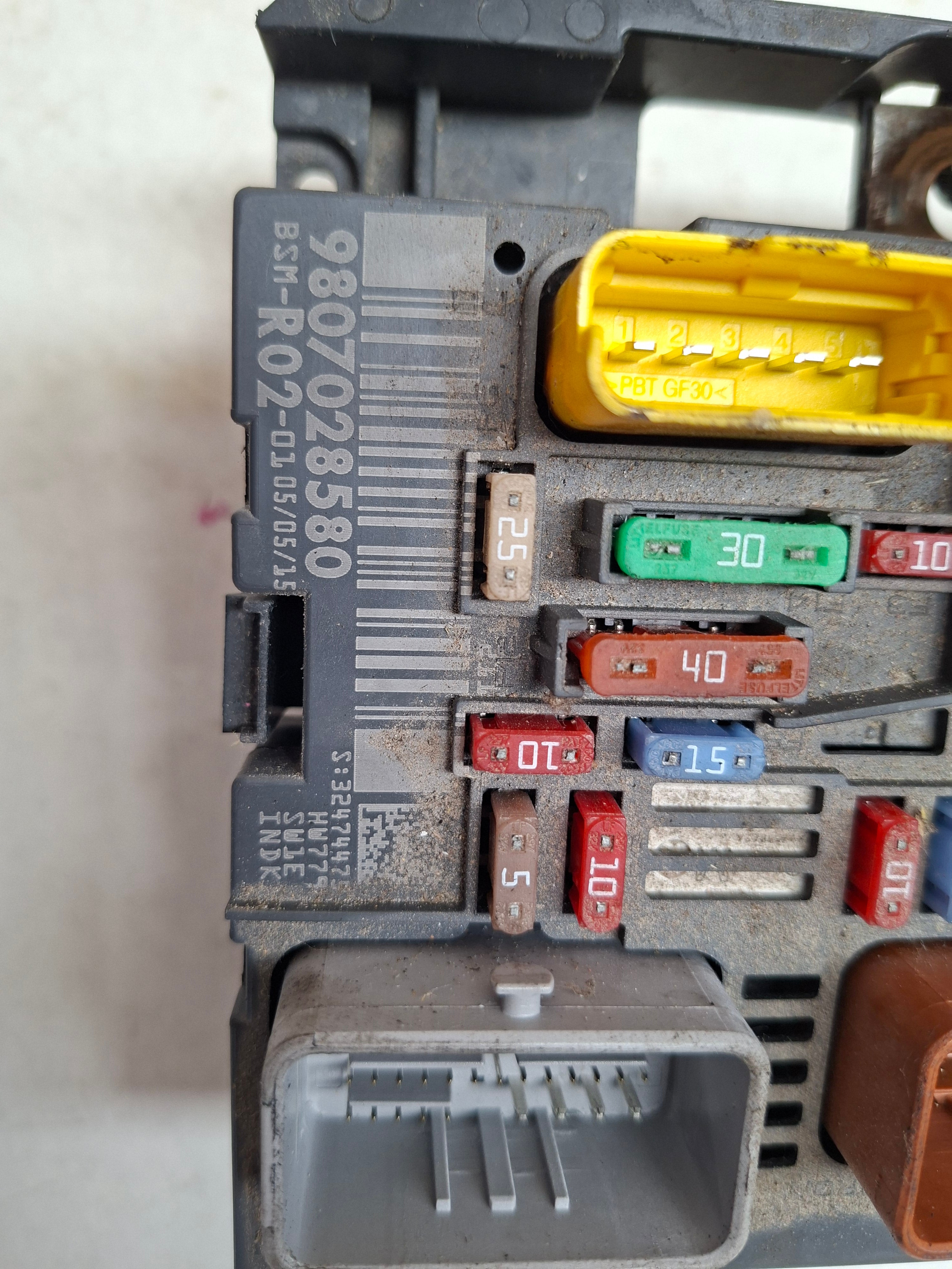 Originele BSM-module van een Peugeot 3008 T84 (OEM 98 070 285 80), bouwjaar 2015