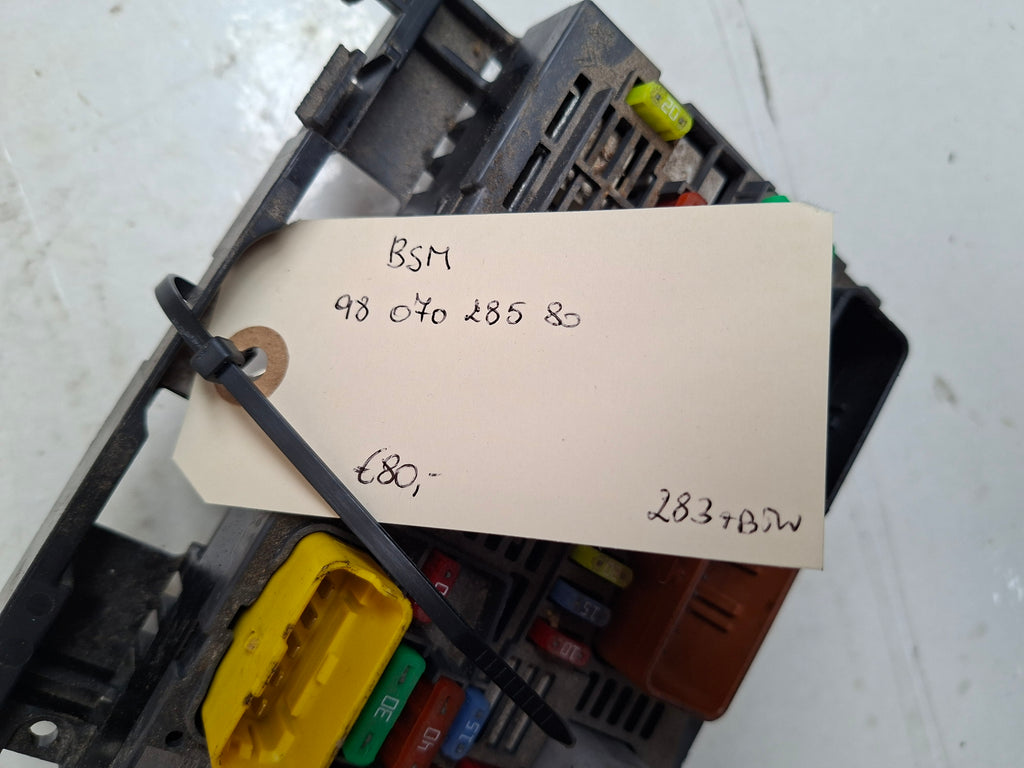 Originele BSM-module van een Peugeot 3008 T84 (OEM 98 070 285 80), bouwjaar 2015