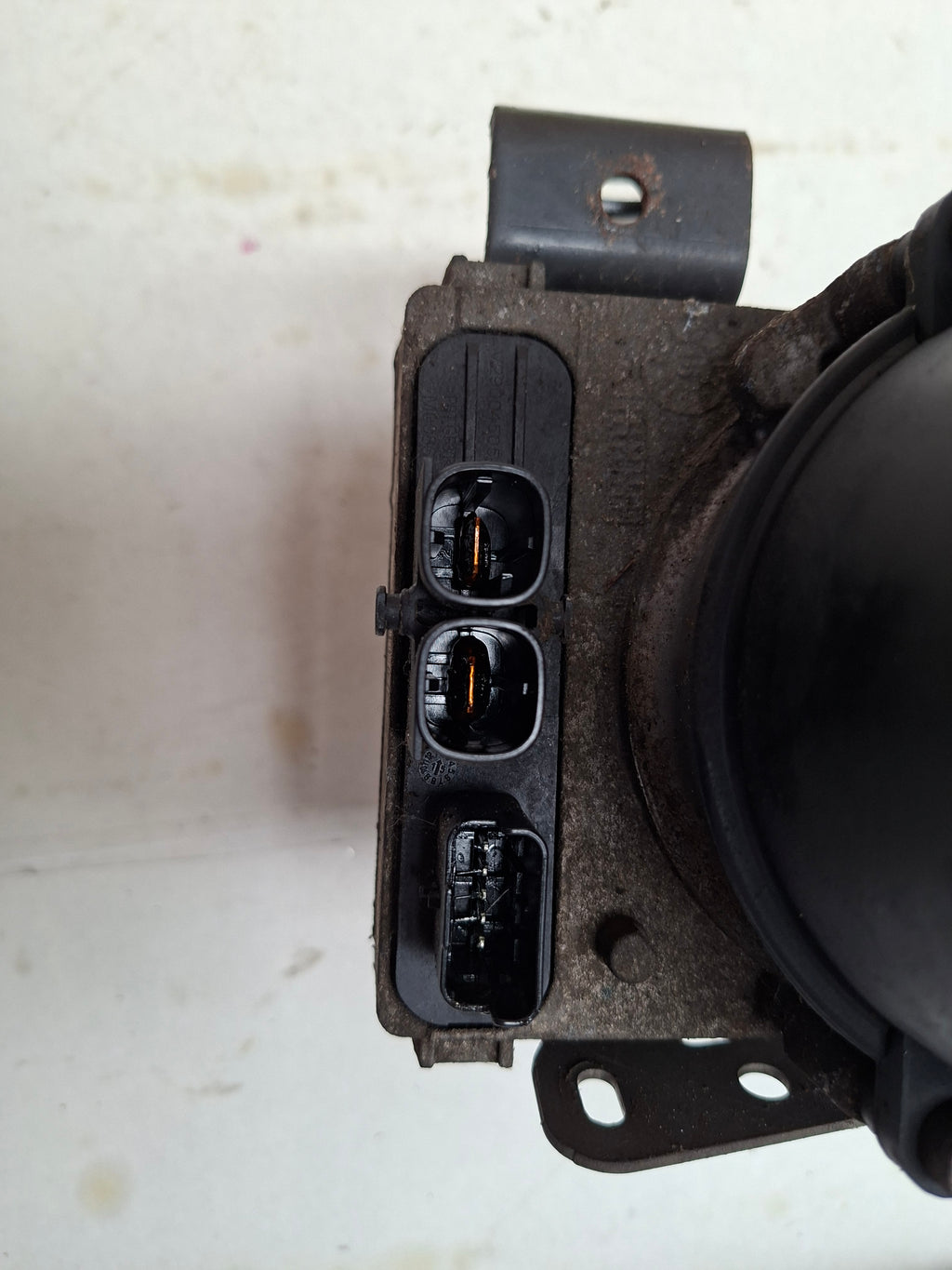 Originele servopomp van een Peugeot 3008 T84 (OEM 16 150 940 80 / 16 808 937 80), bouwjaar 2015

