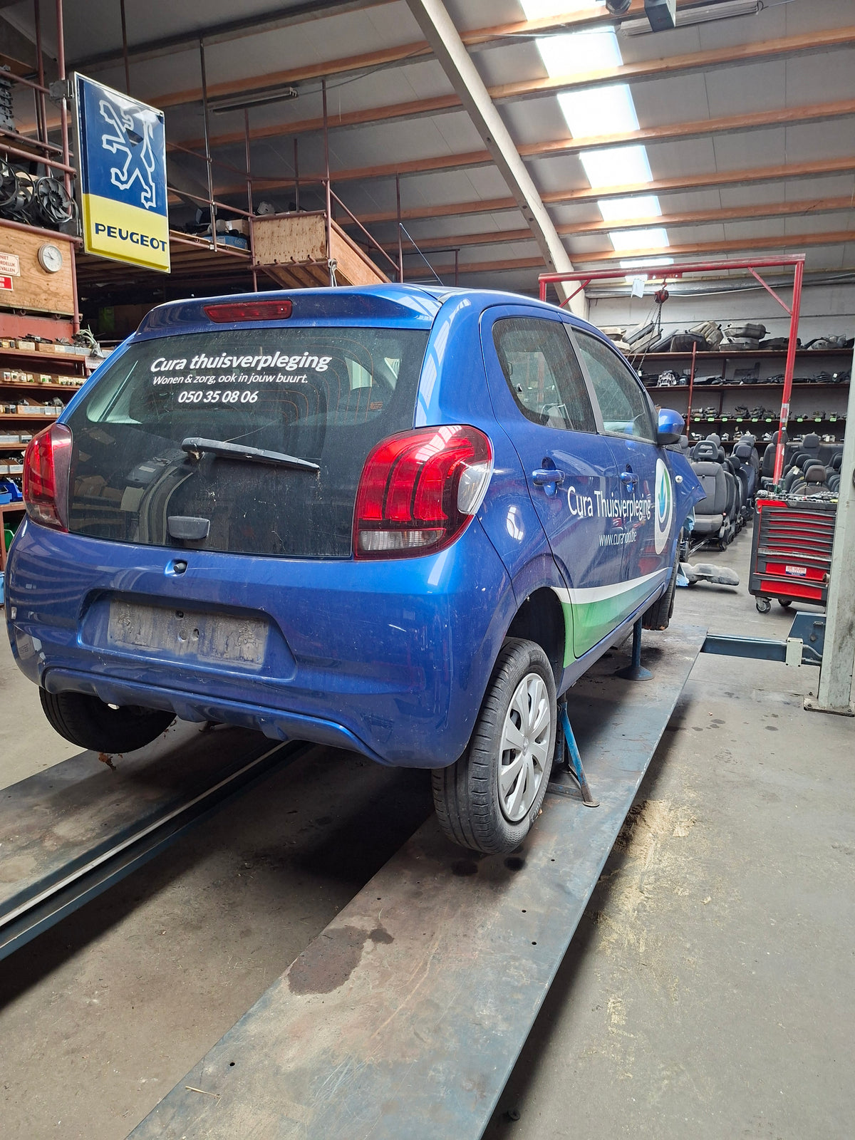 PEUGEOT 108
