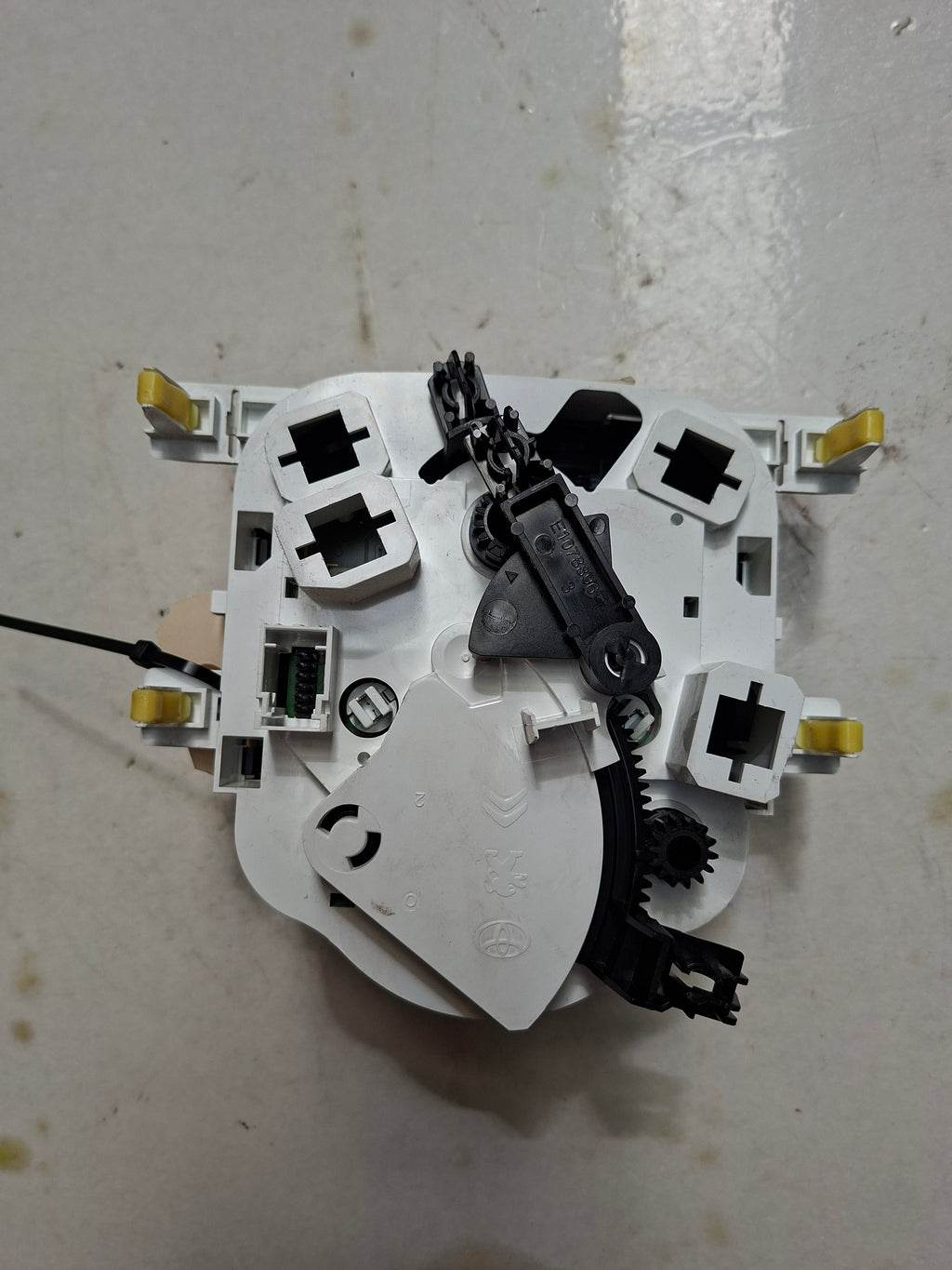 Origineel bedieningspaneel verwarming / airco van een Peugeot 108 (OEM 16 113 060 80), bouwjaar 2019