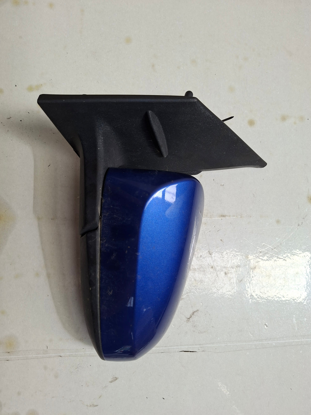 Originele buitenspiegel links van een Peugeot 108 (OEM B0 007 815 80), bouwjaar 2019