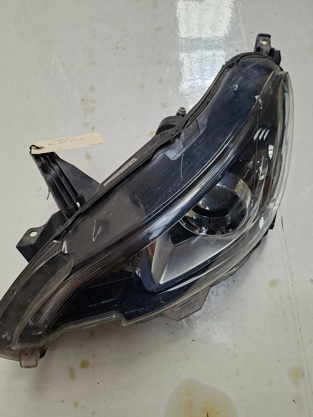 Originele koplamp links van een Peugeot 108 (OEM B0 008 639 80), bouwjaar 2019