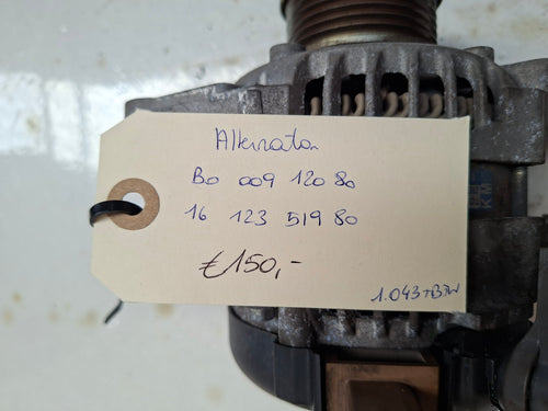 Originele alternator van een Peugeot 108 (OEM B0 009 120 80 / 16 123 519 80), bouwjaar 2019