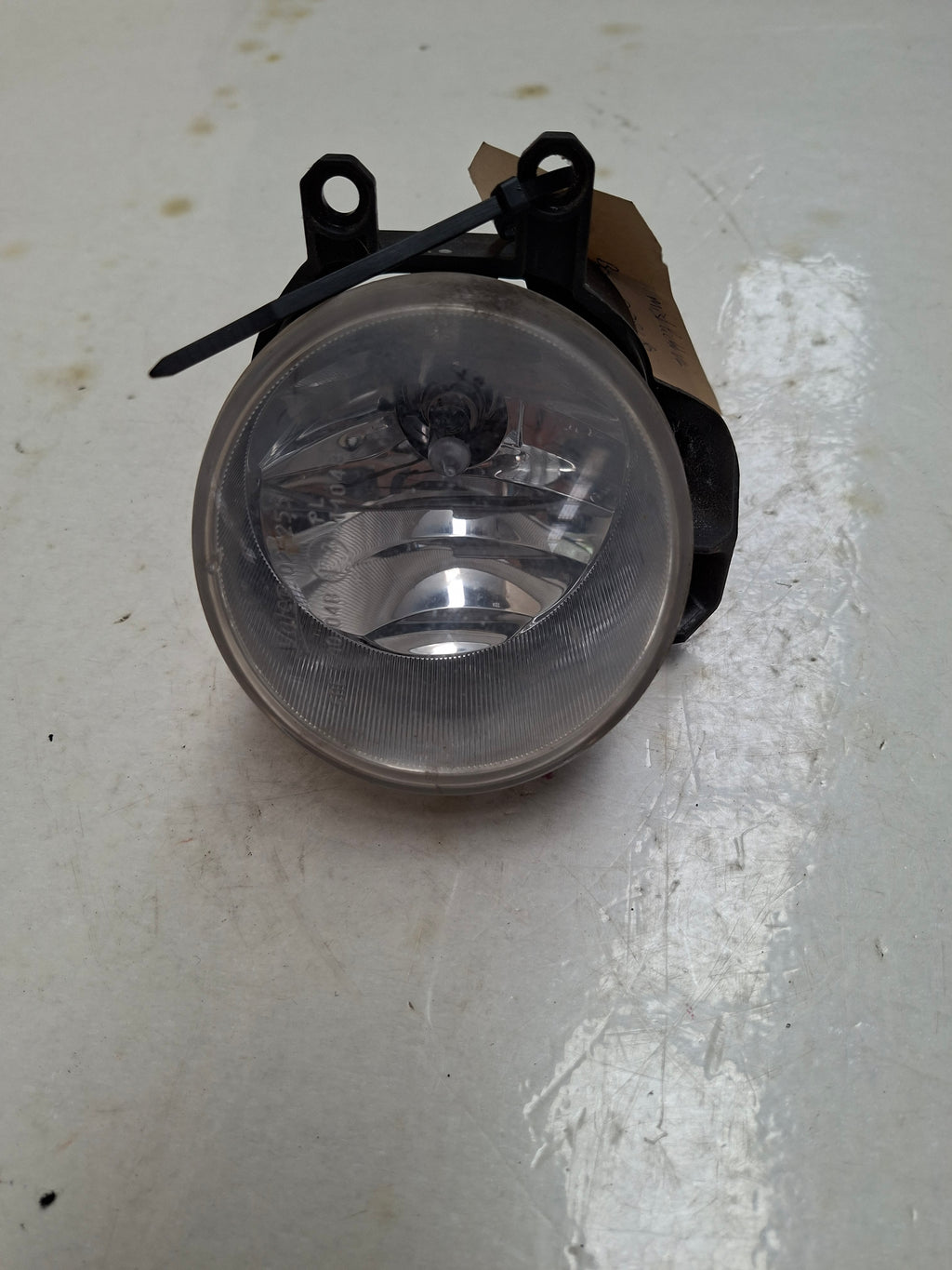 Origineel mistlicht linksvoor van een Peugeot 108 (OEM B0 009 781 80), bouwjaar 2019