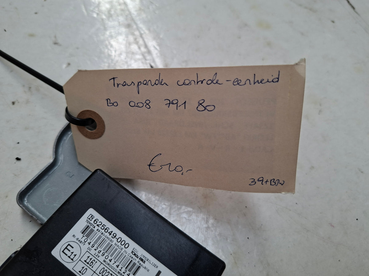 Originele transponder controle-eenheid van een Peugeot 108 (OEM B0 008 791 80), bouwjaar 2019

