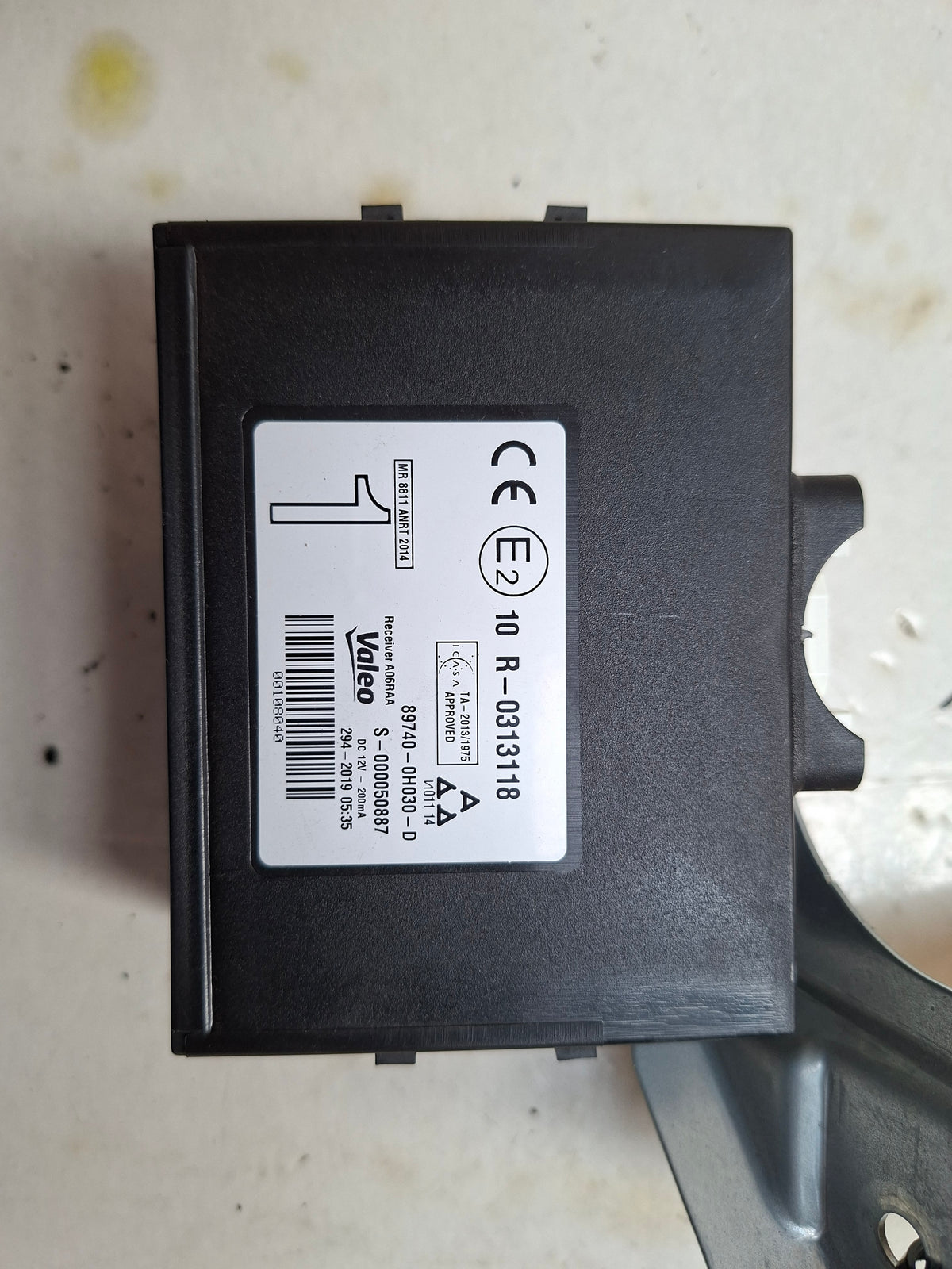 Originele module bediening deuropener van een Peugeot 108 (OEM B0 008 712 80), bouwjaar 2019

