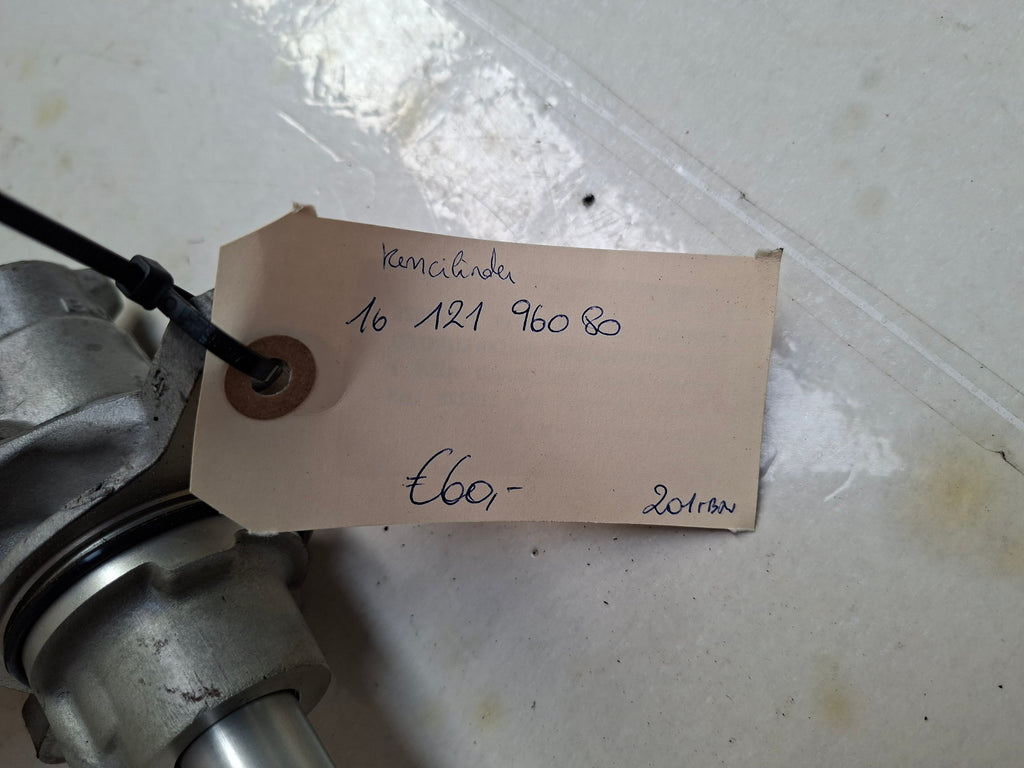 Originele hoofdremcilinder van een Peugeot 108 (OEM 16 121 960 80), bouwjaar 2019