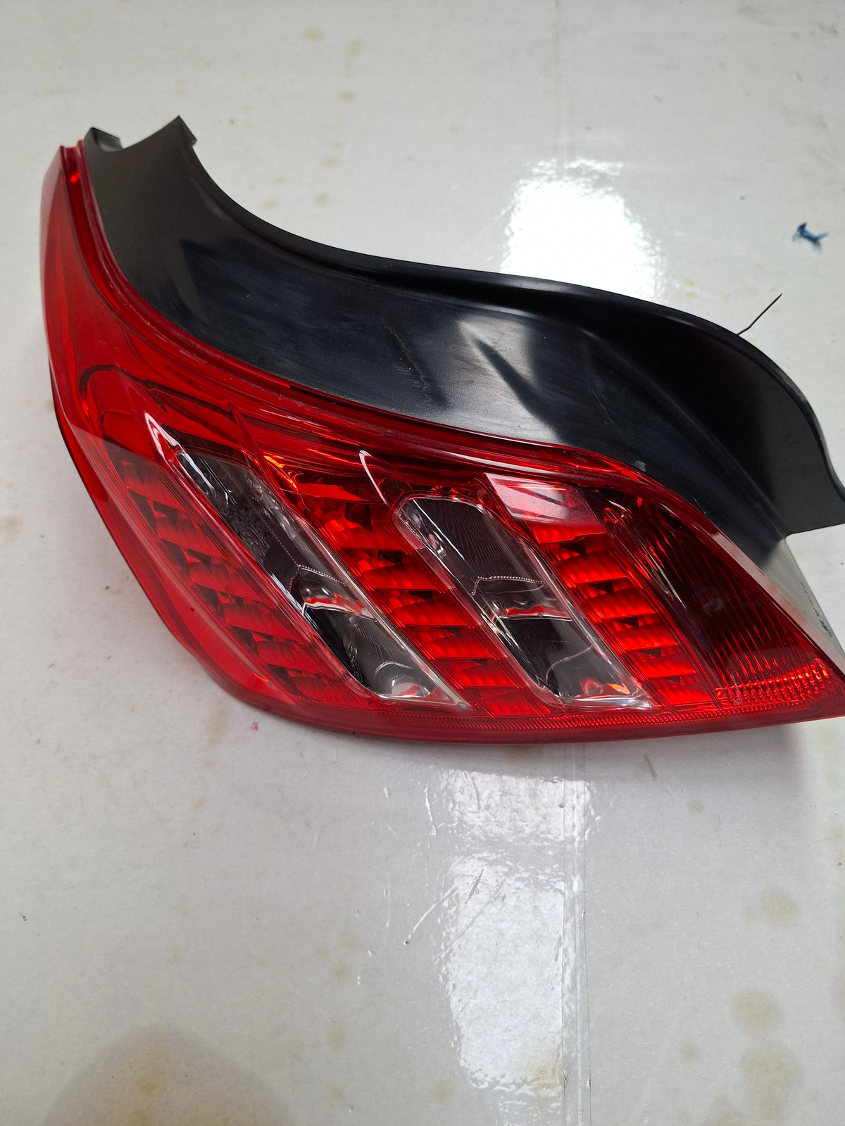 Origineel achterlicht links van een Peugeot 508 Berline (OEM 6350 LL), bouwjaar 2013
