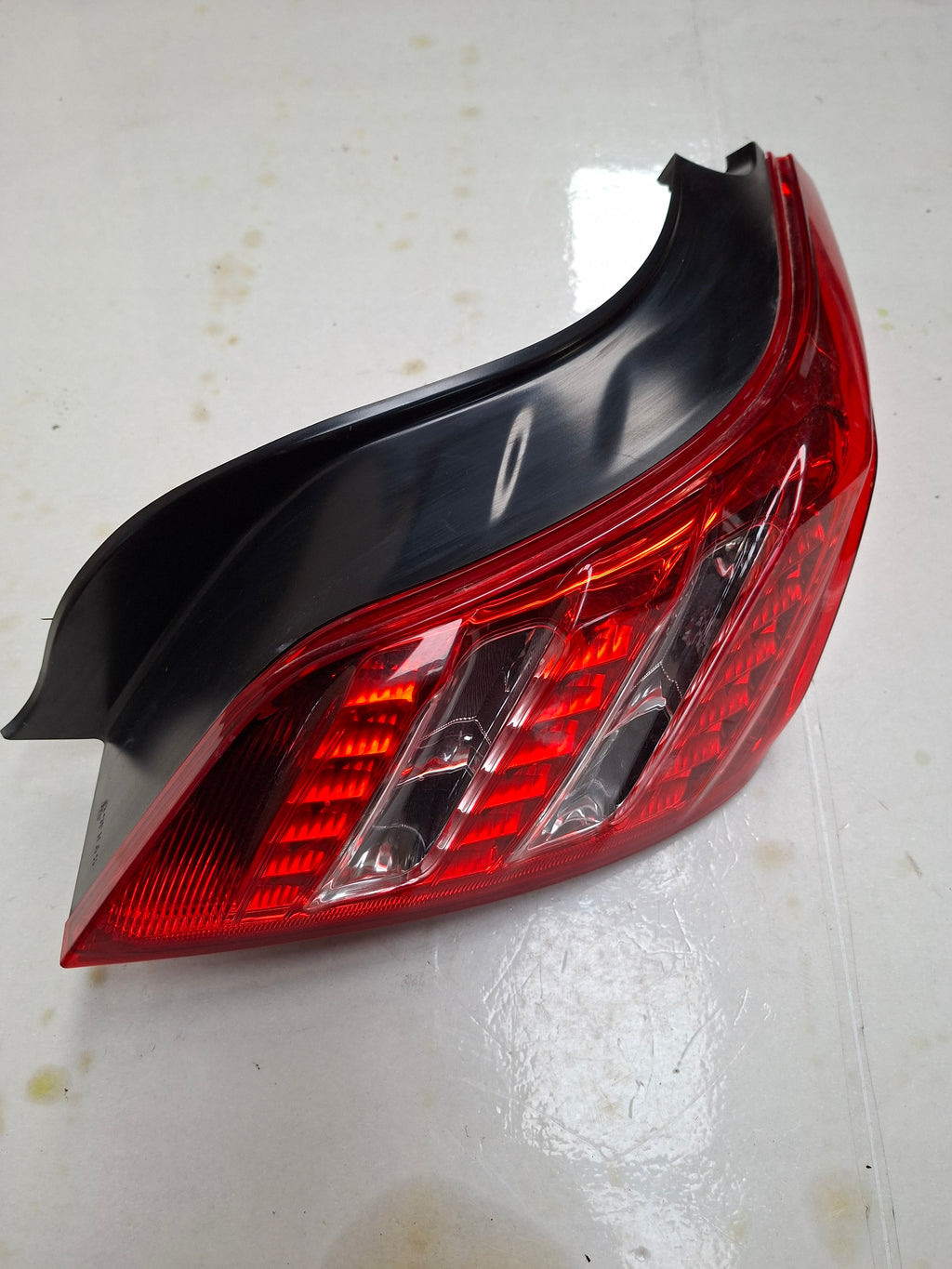 Origineel achterlicht rechts van een Peugeot 508 Berline (OEM 6351 LL), bouwjaar 2013

