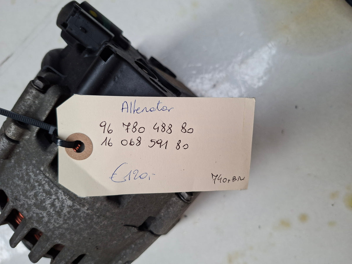 Originele alternator van een Peugeot 508 Berline 2.0 HDi (OEM 96 780 488 80 / 16 068 591 80), bouwjaar 2013

