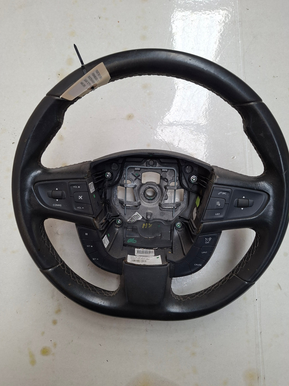 Origineel stuurwiel van een Peugeot 508 Berline (OEM 96 780 478 ZE), bouwjaar 2013