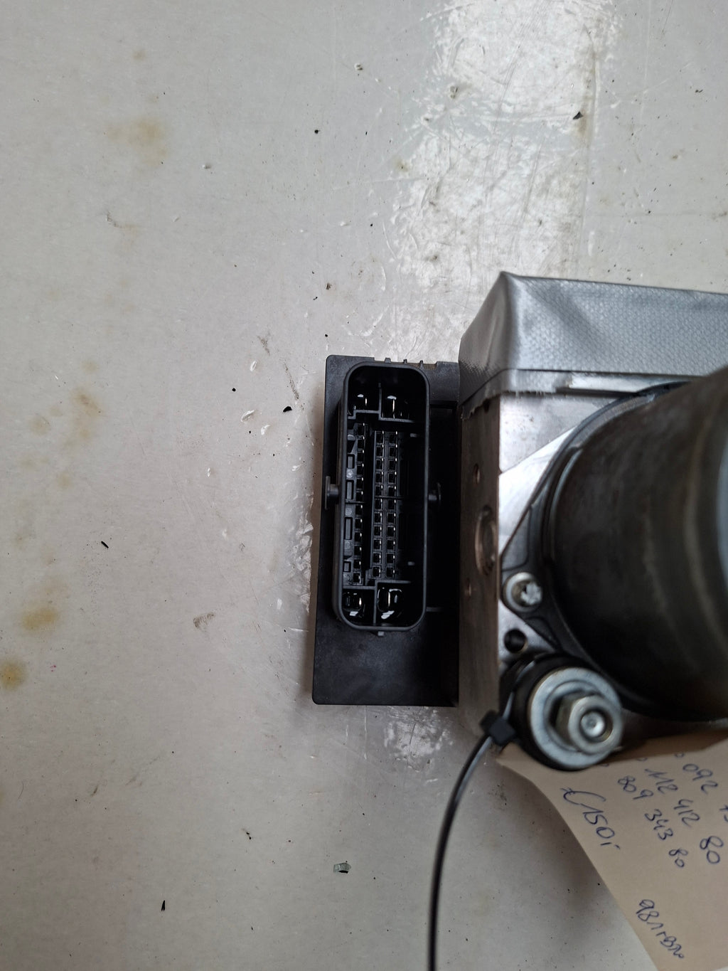 Origineel ABS-blok van een Peugeot 508 Berline 2.0 HDi (OEM 16 092 751 80 / 16 112 412 80 / 16 809 343 80), bouwjaar 2013