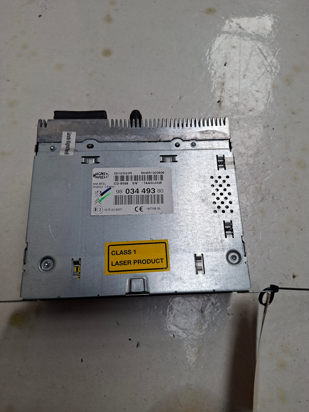 Originele multimedia-eenheid/radio van een Peugeot 508 Berline (OEM 16 098 392 80), bouwjaar 2013