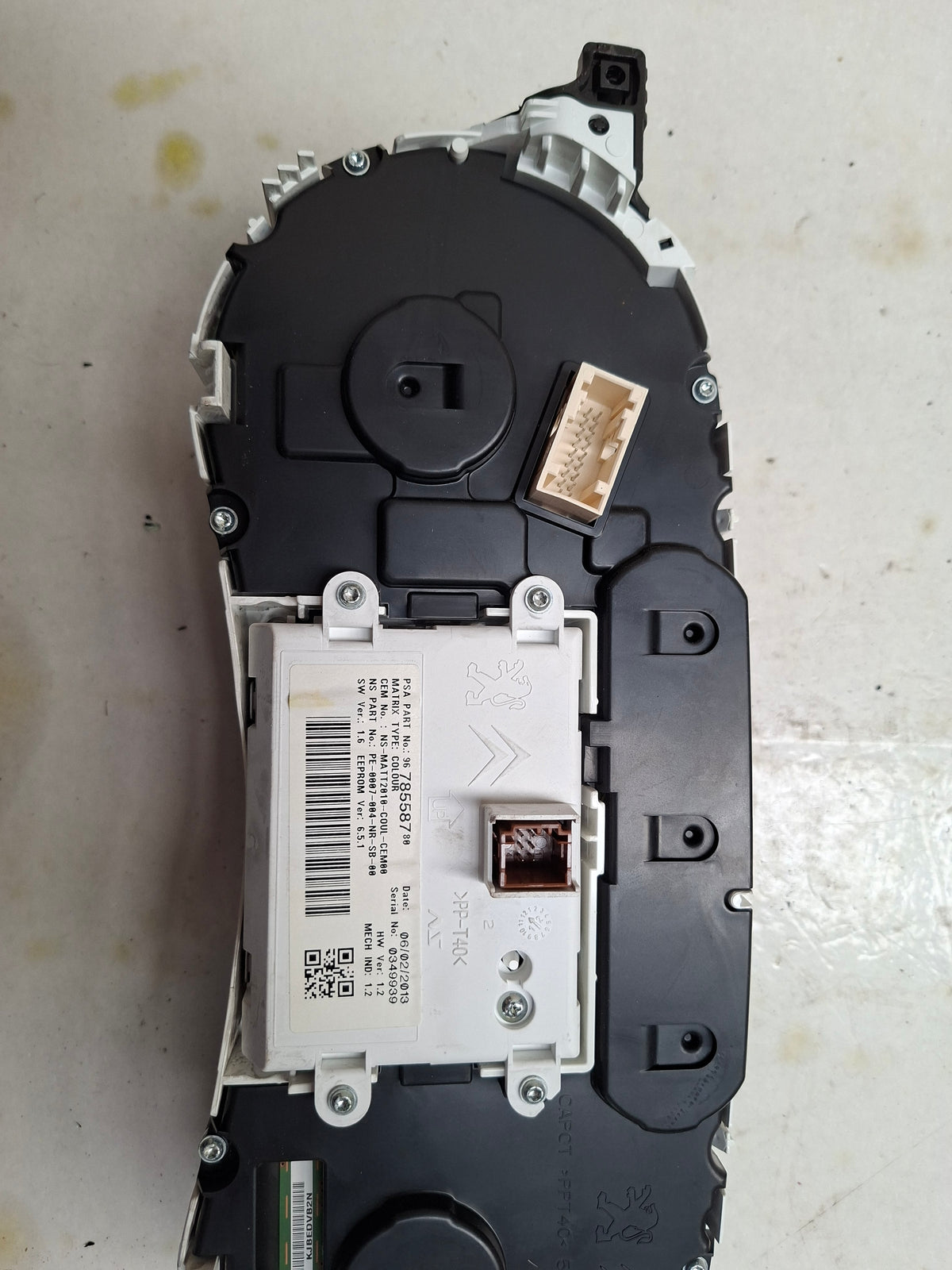 Origineel instrumentenpaneel/kilometerteller van een Peugeot 508 Berline (OEM 6103 SW / 98 248 421 80), bouwjaar 2013