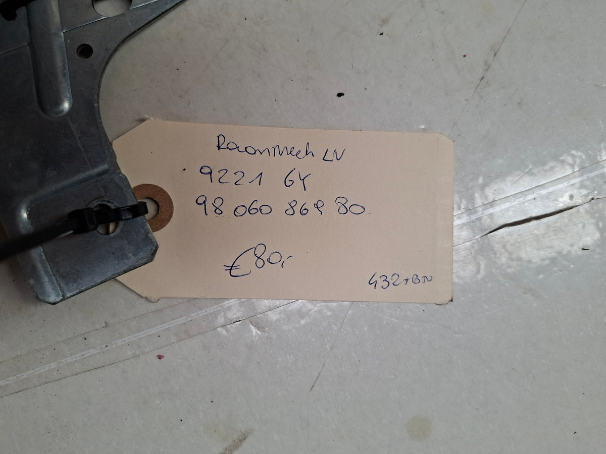 Origineel raammechanisme linksvoor van een Peugeot 508 Berline (OEM 9221 GY / 98 060 869 80), bouwjaar 2013