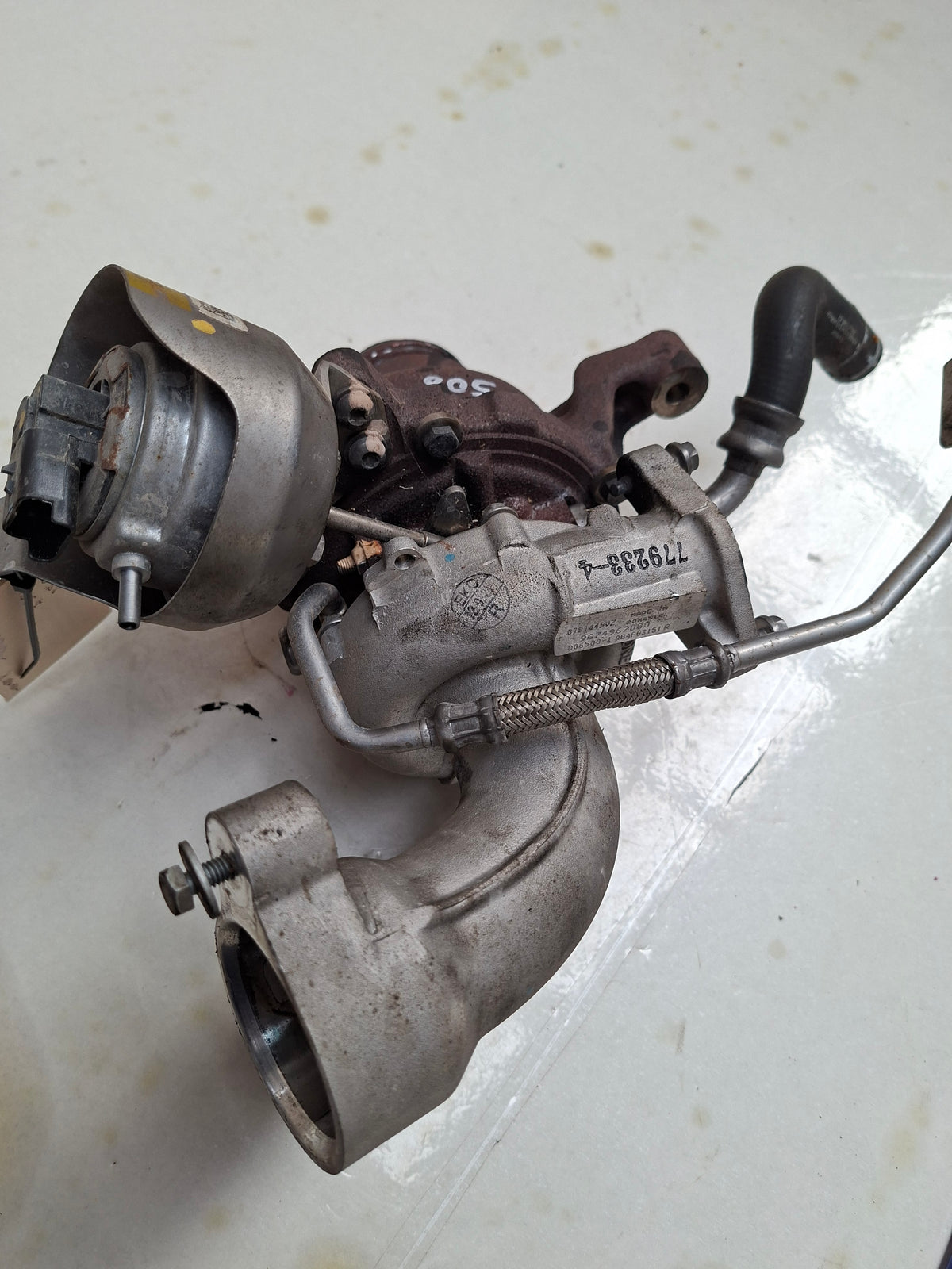 Originele turbo van een Peugeot 508 Berline 2.0 HDi (OEM 0375 S6 / 0375 S7), bouwjaar 2013