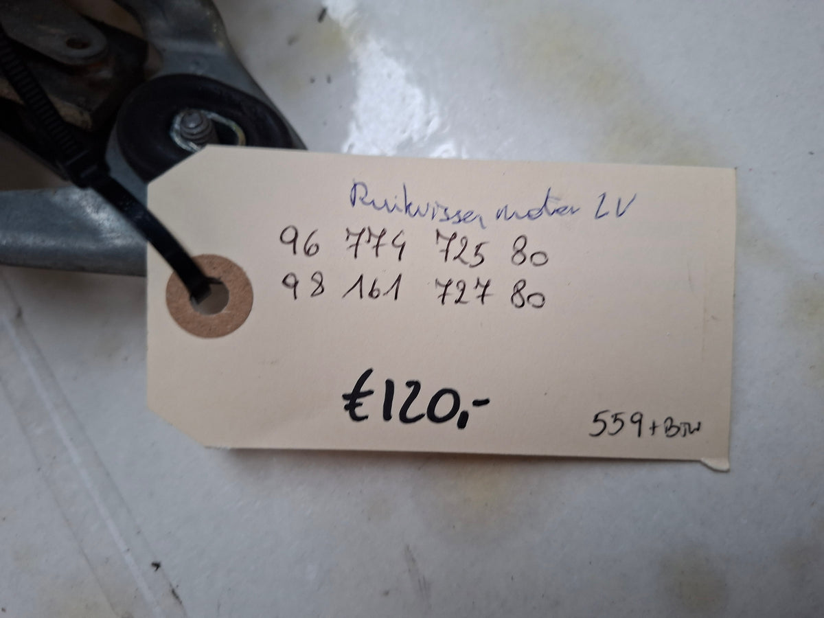 Originele ruitenwissermotor linksvoor van een Peugeot 508 Berline (OEM 96 774 725 80 / 98 161 727 80), bouwjaar 2013