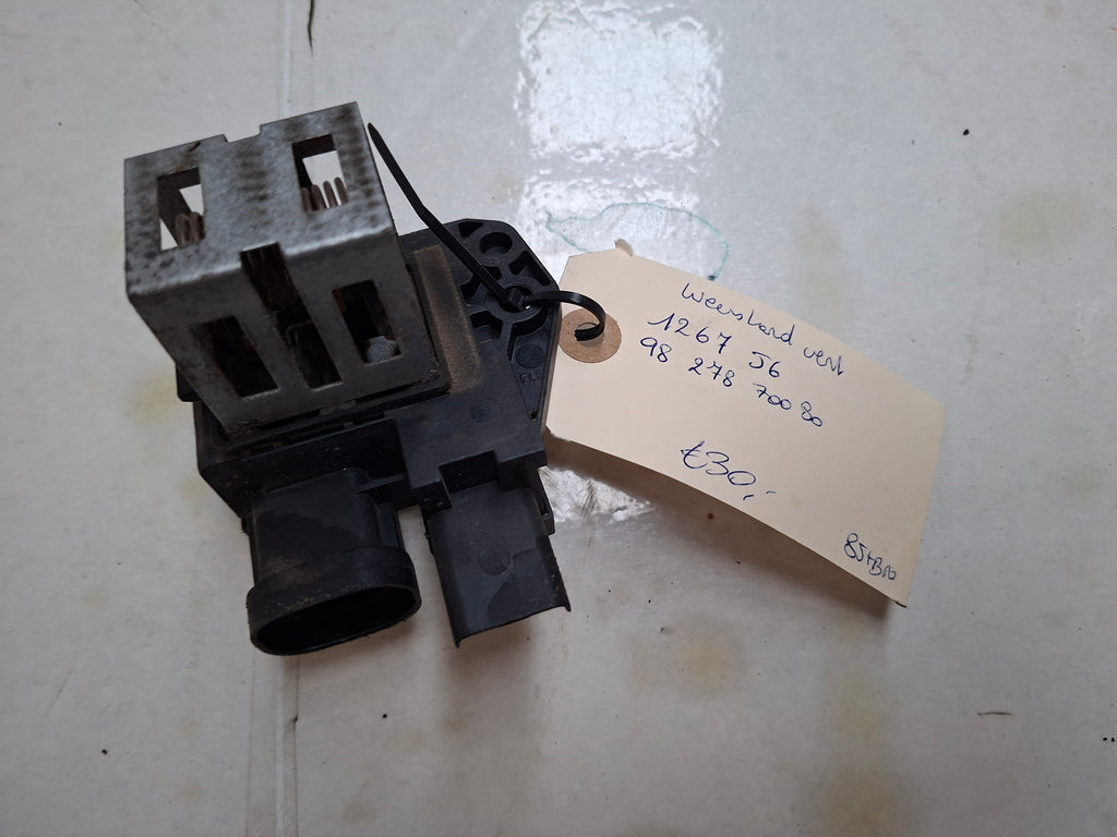 Originele weerstand ventilator van een Peugeot 508 Berline (OEM 1267 J6 / 98 278 700 80), bouwjaar 2013